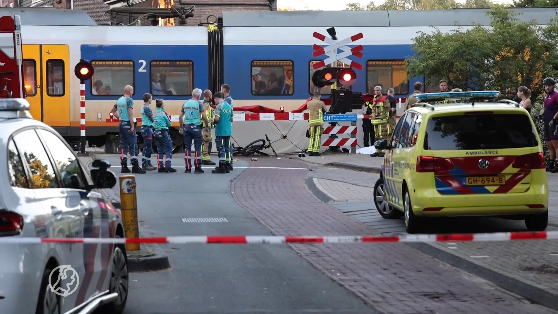 Persoon overleden na aanrijding met trein op overweg bij Overveen