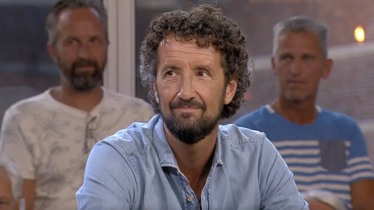 Jan Joost onderweg naar De Oranjezomer staande gehouden door politie: 'Boete van 259 euro'