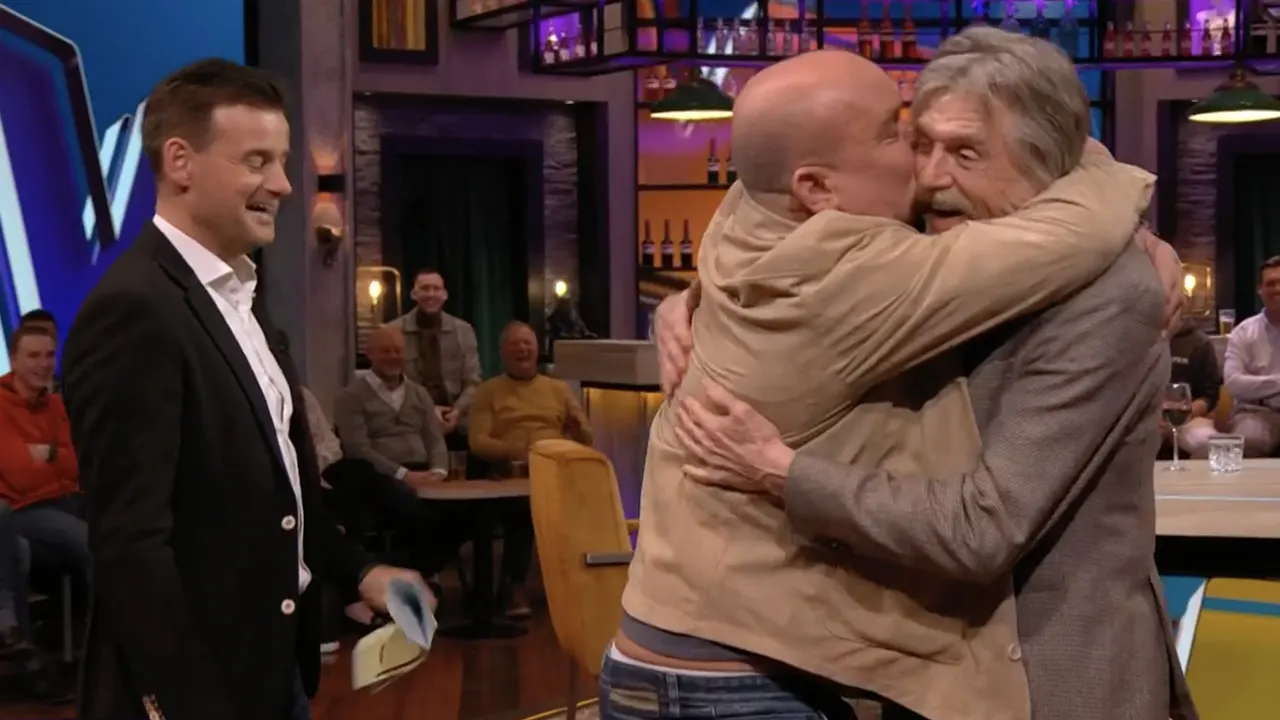 Paul de Leeuw breekt in tijdens gesprek Johan en Wilfred