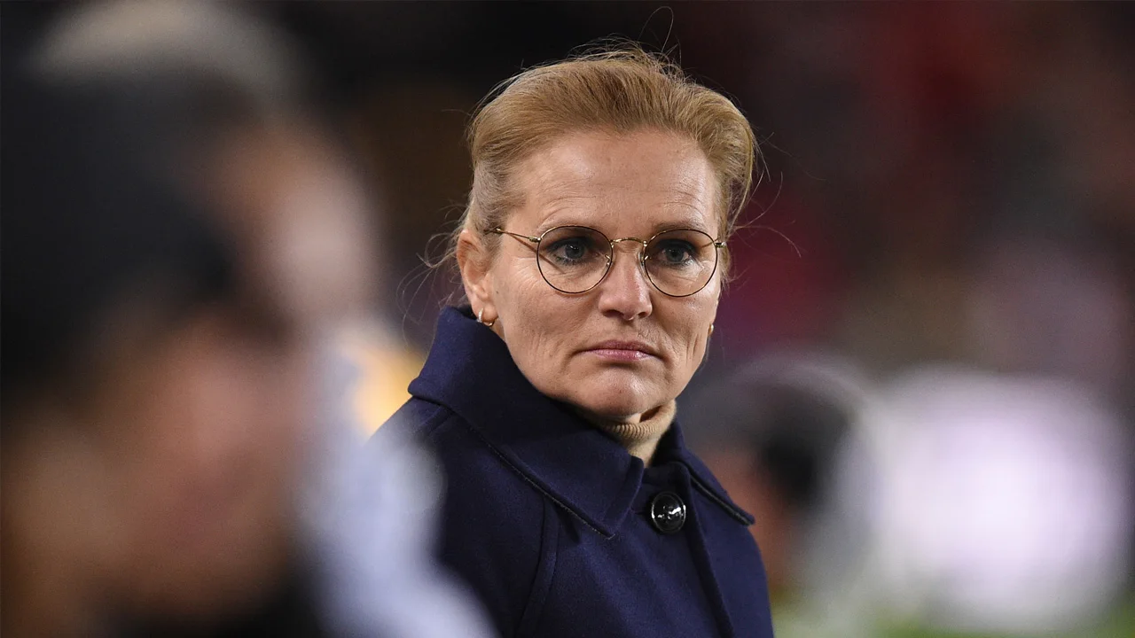 ‘Misschien is Sarina Wiegman een goed idee voor FC Twente’