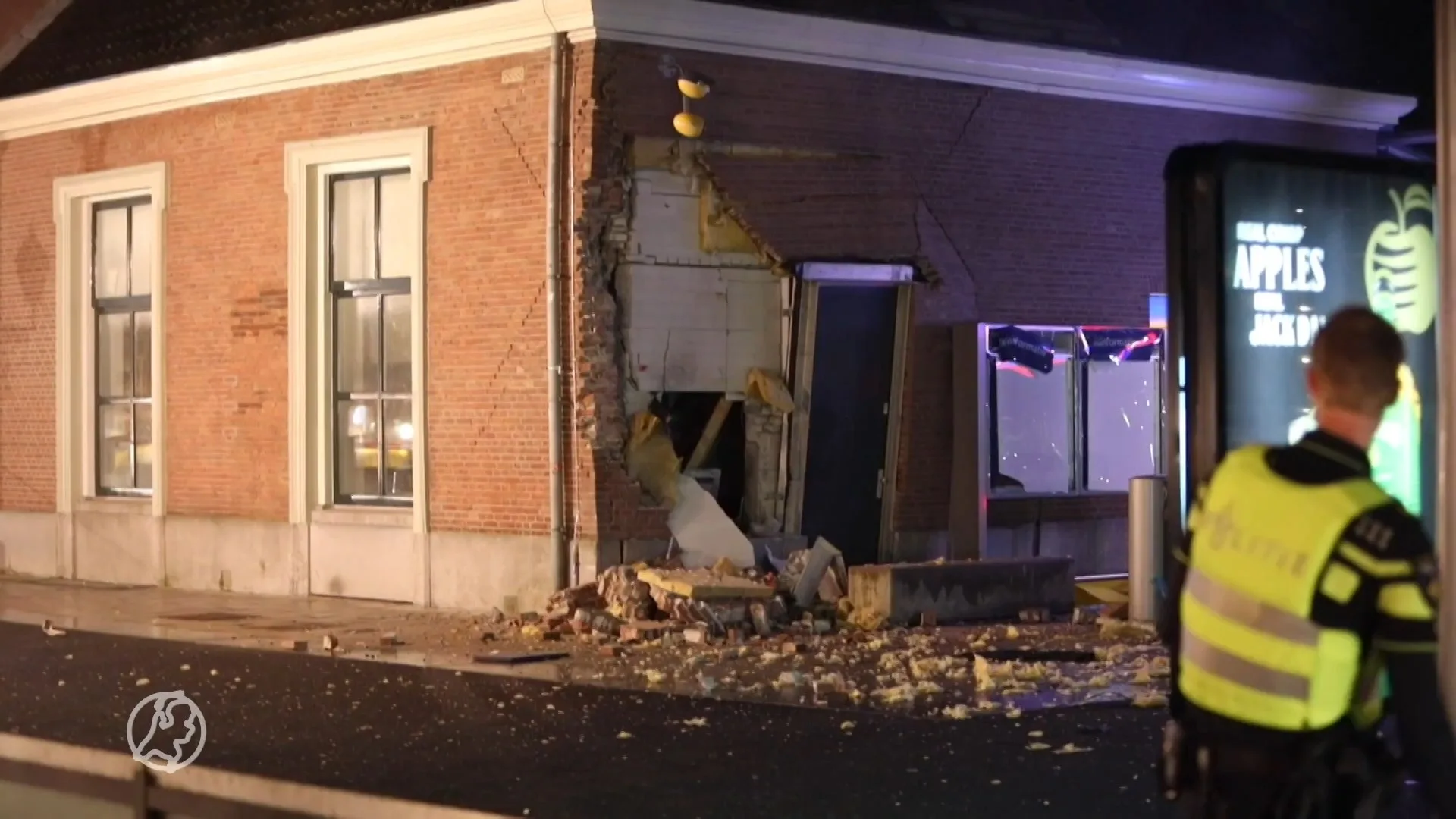 Omwonenden schrikken zich een hoedjes na plofkraak Apeldoorn:...