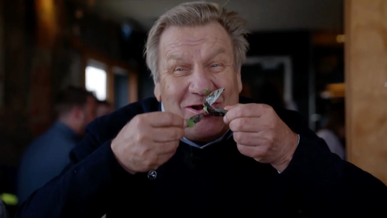 Jan Boskamp neemt eerste mossel van het seizoen in ontvangst: ‘Oooh, klasse!!!'