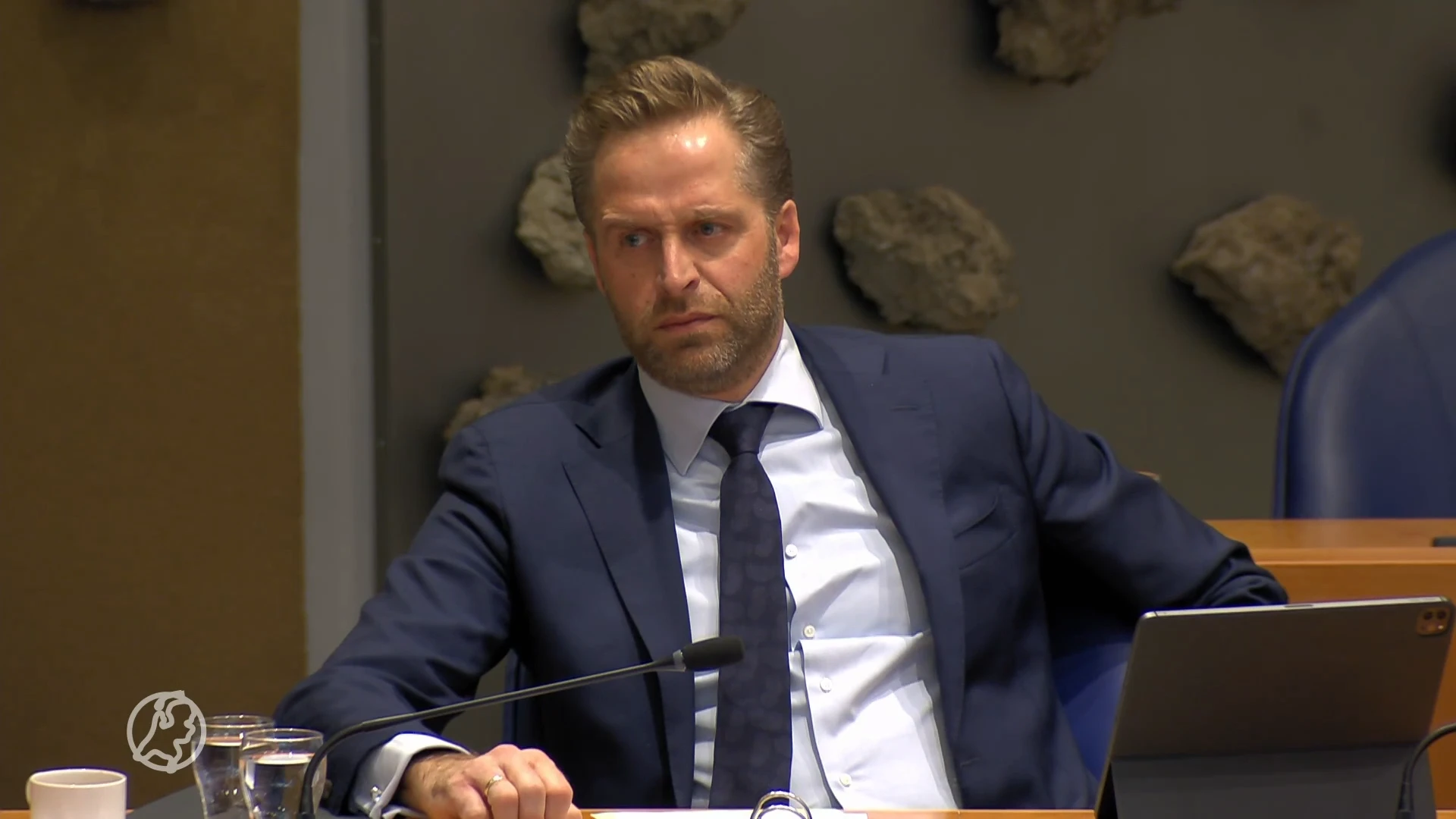 De Jonge overleeft motie van wantrouwen, maar heeft Nederland nog vertrouwen?