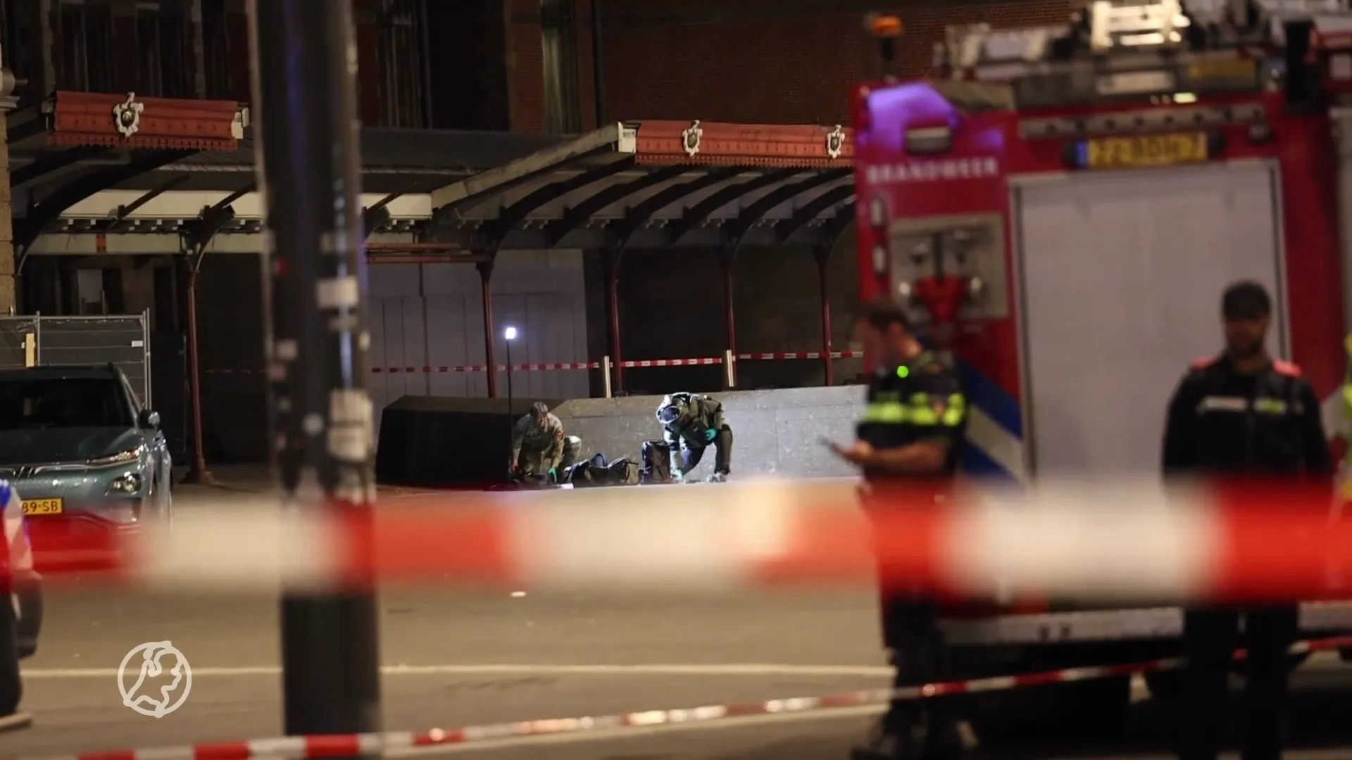 Afzetting bij Amsterdam Centraal: mes, vuurwapen en ander verdacht voorwerp gevonden