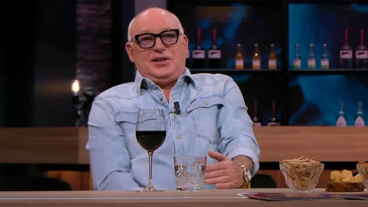 René ziet effecten lockdown: 'Hij zit de hele dag op Tinder met z'n lul in z'n hand!'