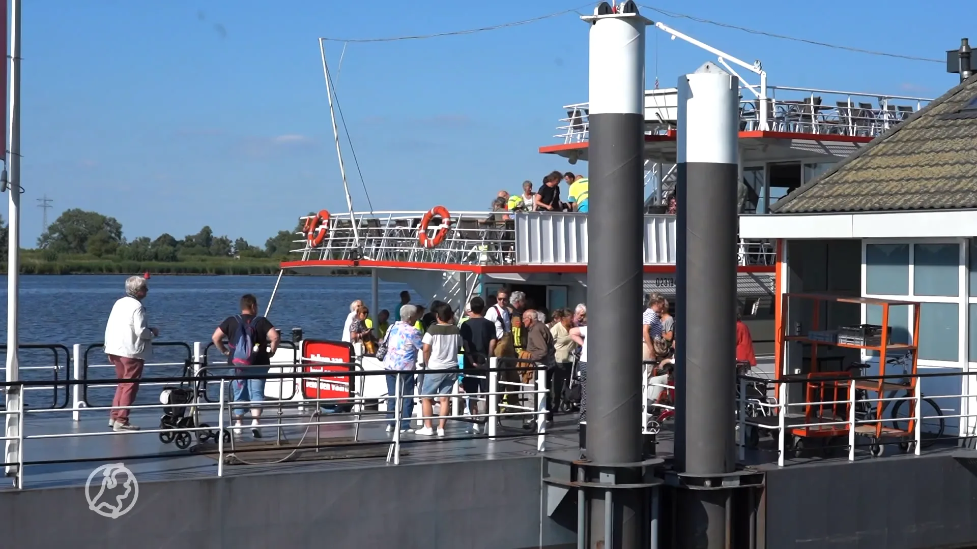 Brand uitgebroken op passagiersschip in de Biesbosch