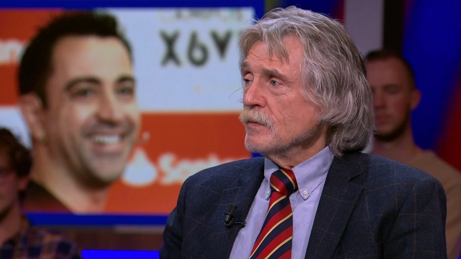 'Het zou dodelijk zijn voor Koeman als Xavi ze weer aan het voetballen krijgt'