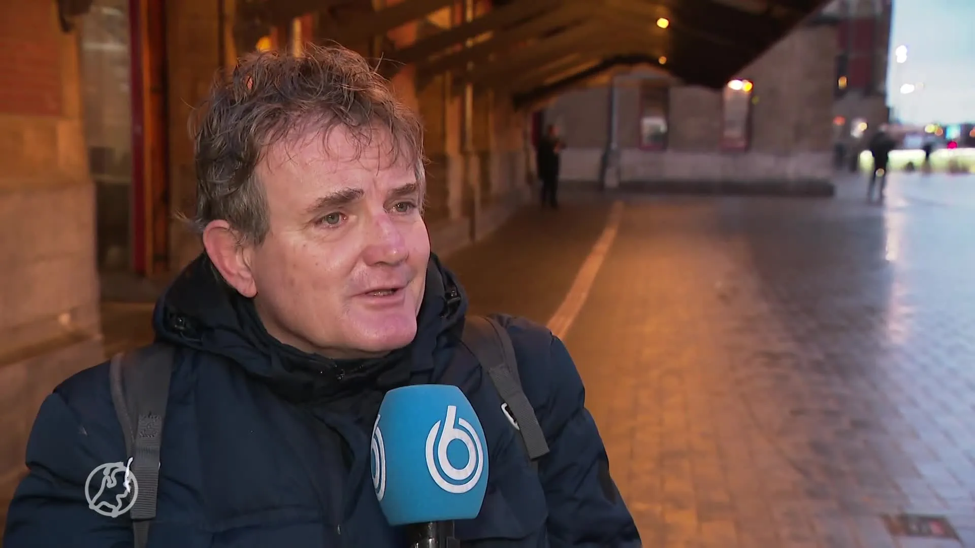 Reizigers Amsterdam Centraal reageren op bestorming Capitool