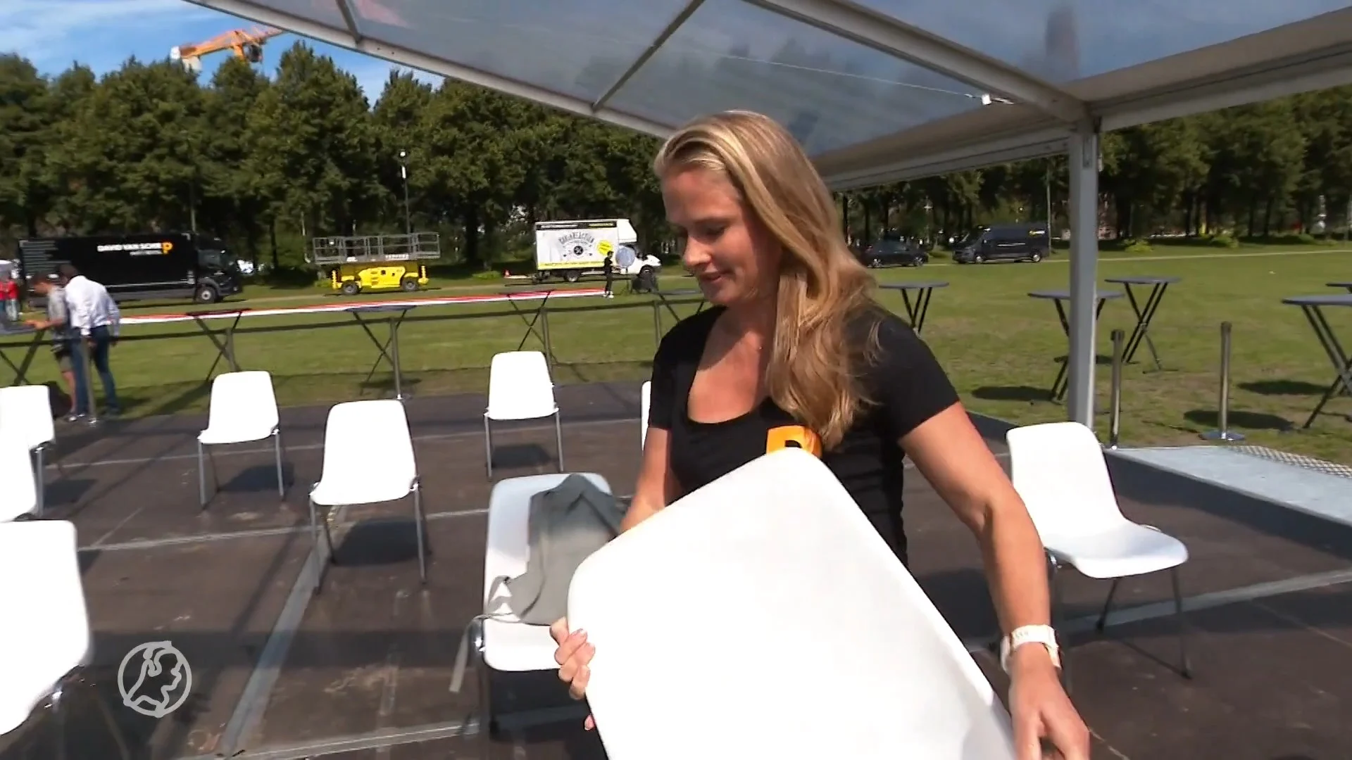 Zakelijke evenementenbranche demonstreert op Malieveld