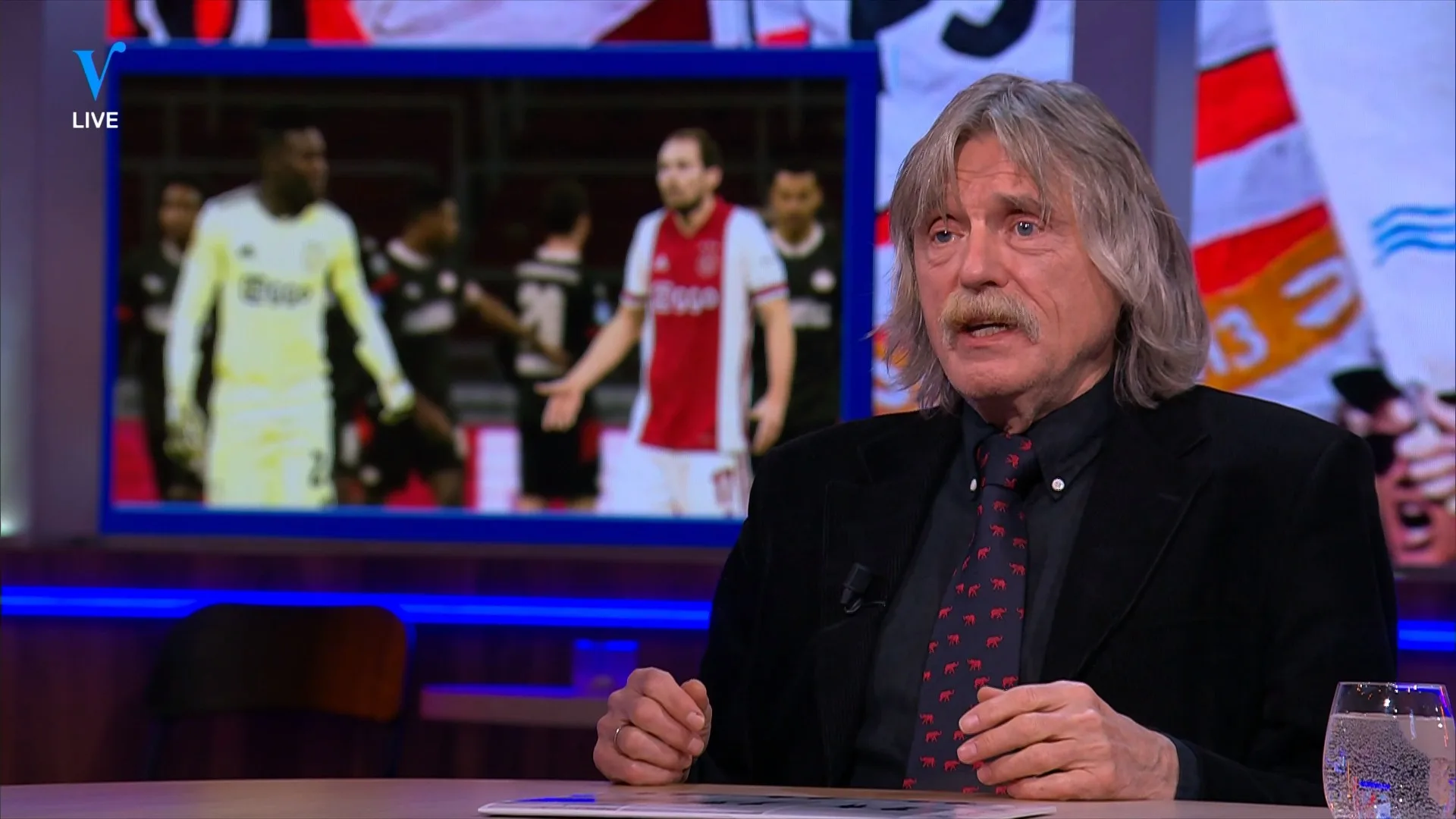 Johan kritisch na Ajax - PSV: 'Ze hebben zich laten slachten'