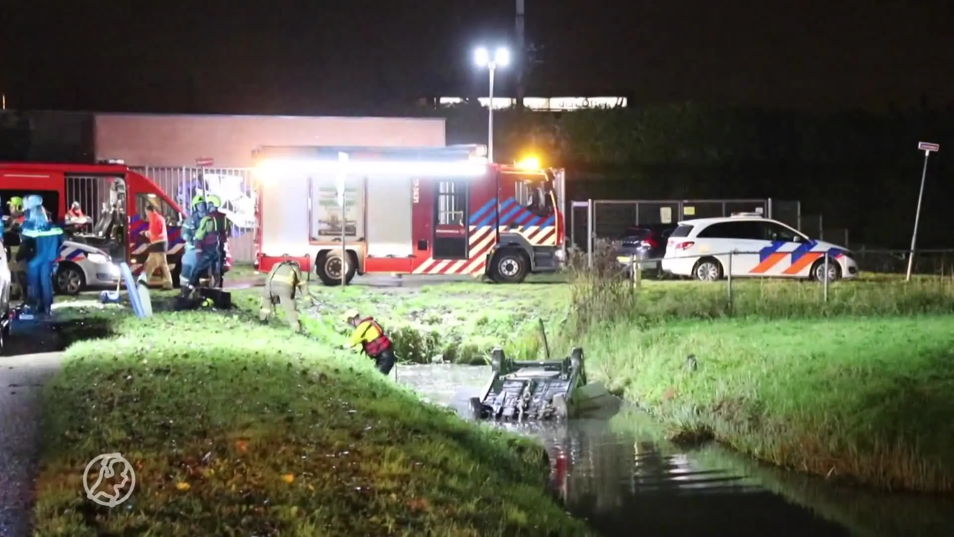 Auto te water in Barendrecht: kind (10) overleden