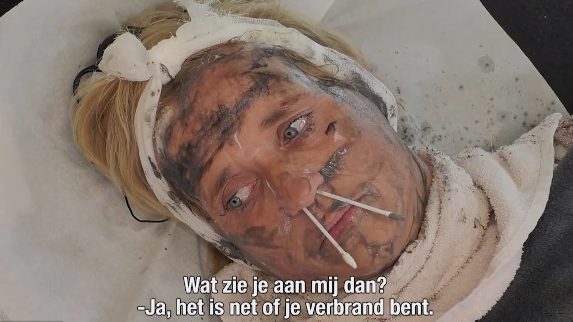 Schoonheidsbehandeling loopt helemaal uit de hand!