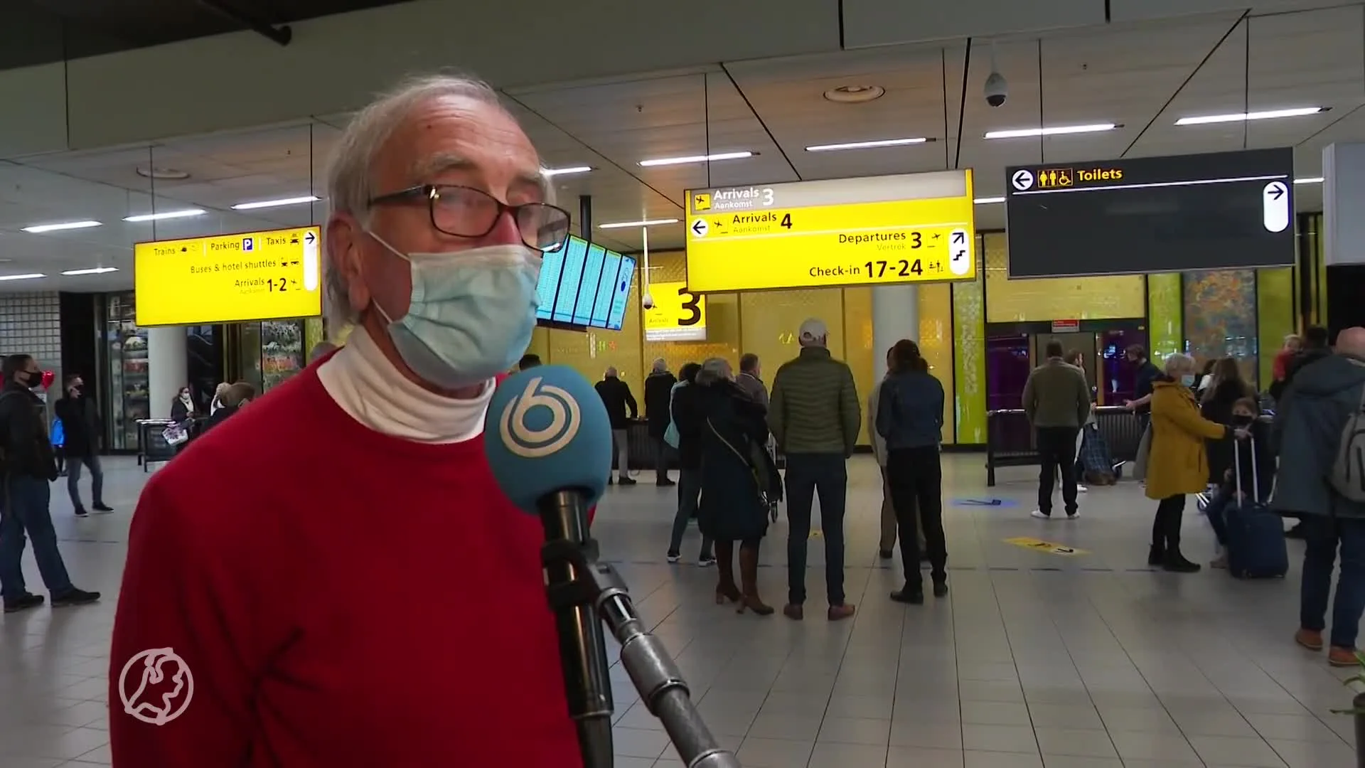 Nic zat op laatste vlucht uit Zuid-Afrika en moest urenlang wachten in vliegtuig