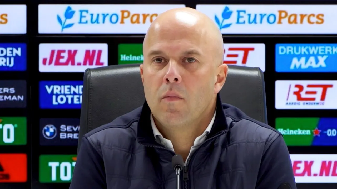 Slot over supporters buiten stadion: 'De regels zijn er om nageleefd te worden'