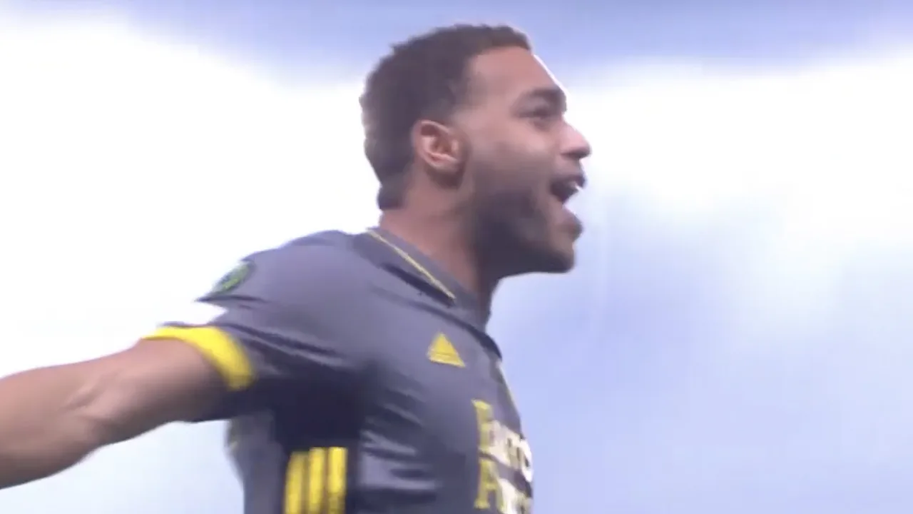 VIDEOGOAL: Slavia Praag - Feyenoord 0-1 (Dessers)