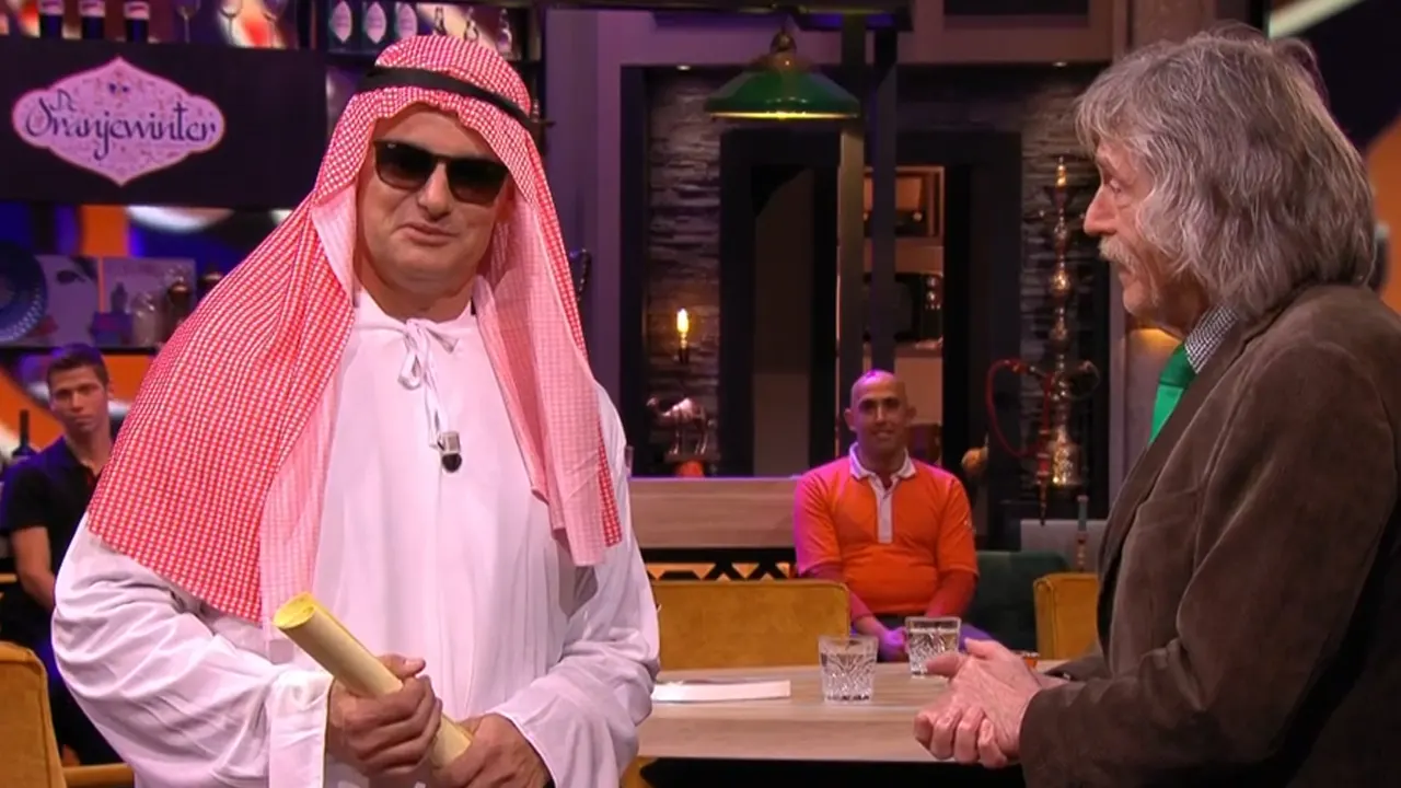 Wilfred hult zich in speciale outfit bij start De Oranjewinter!