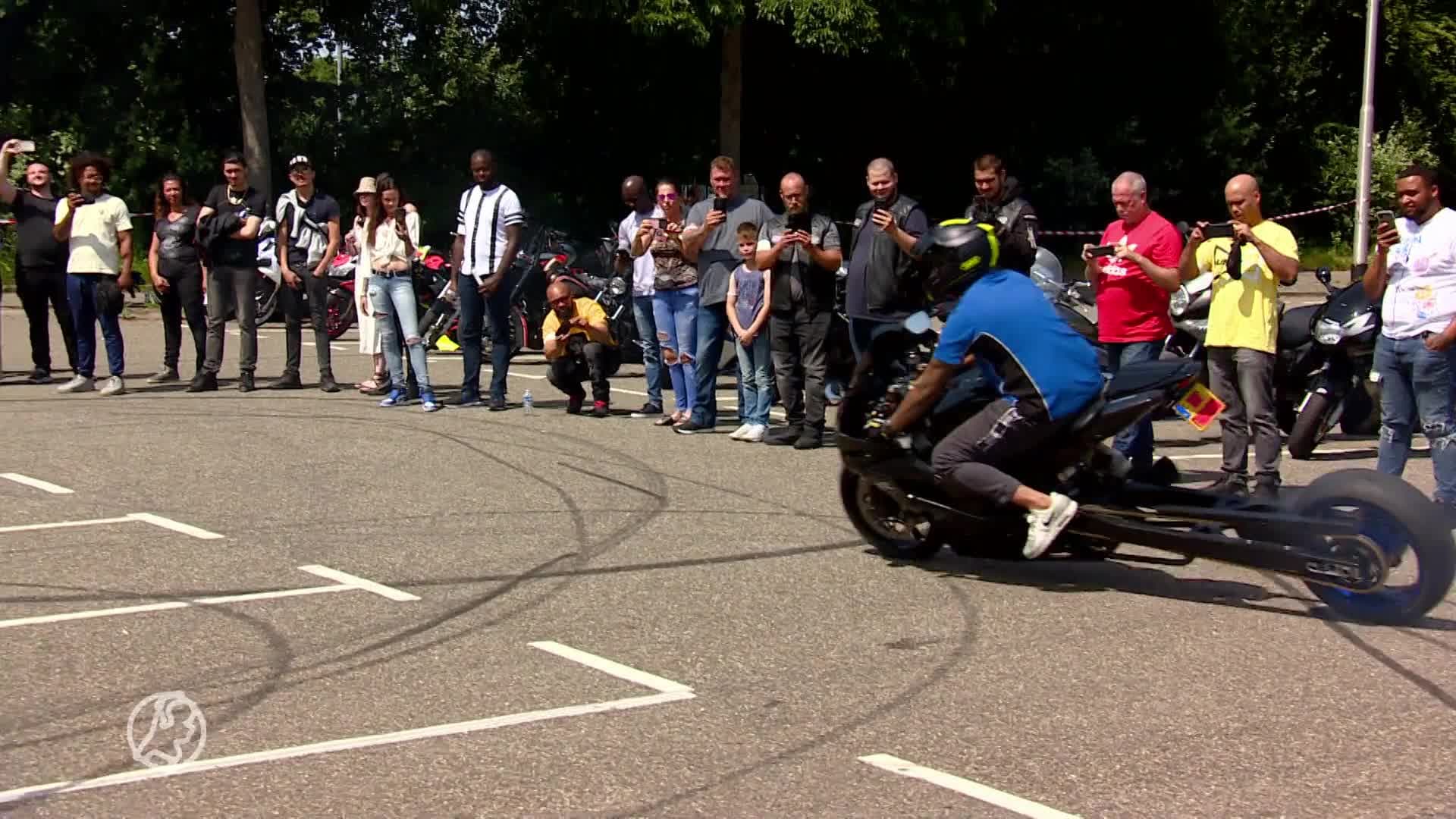 Stoet motorrijders vraagt aandacht voor gevaar: 'Wij zijn op de weg heel fragiel'