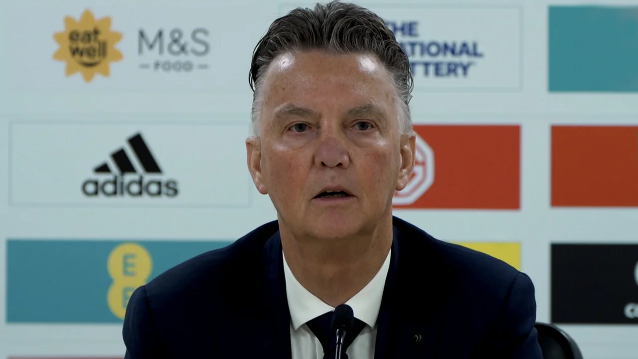 Van Gaal had meer verwacht van debutanten Teze en Schouten: 'Leden heel veel balverlies'