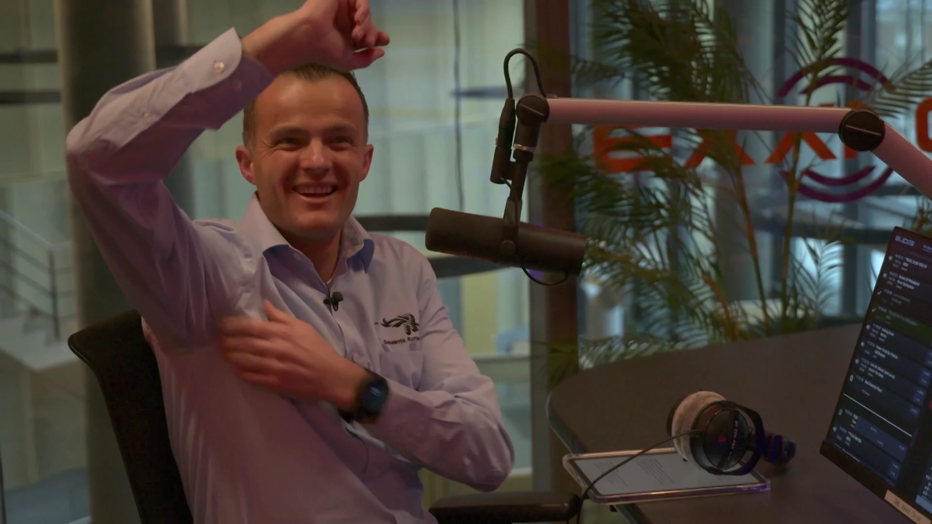 Een EIGEN RADIOPROGRAMMA voor MITCHEL?!