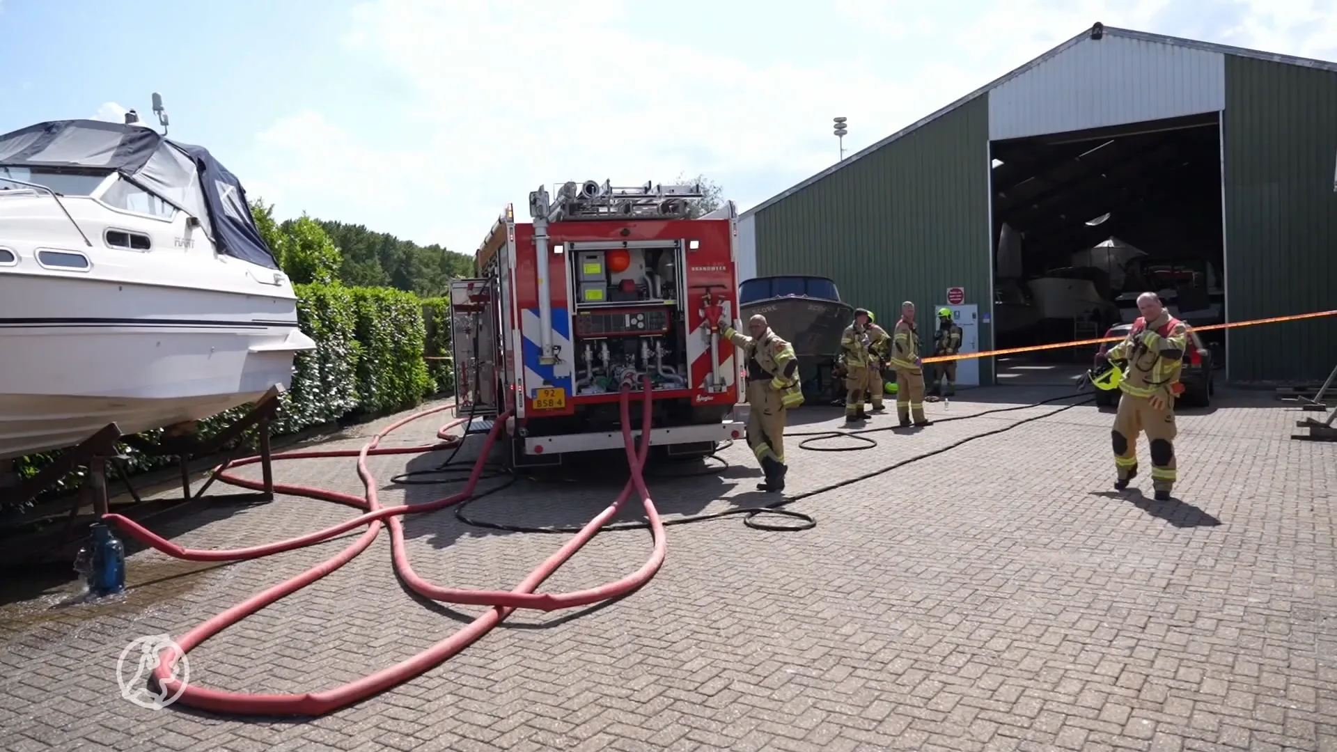 Twee mensen zwaargewond na explosies haven Lathum