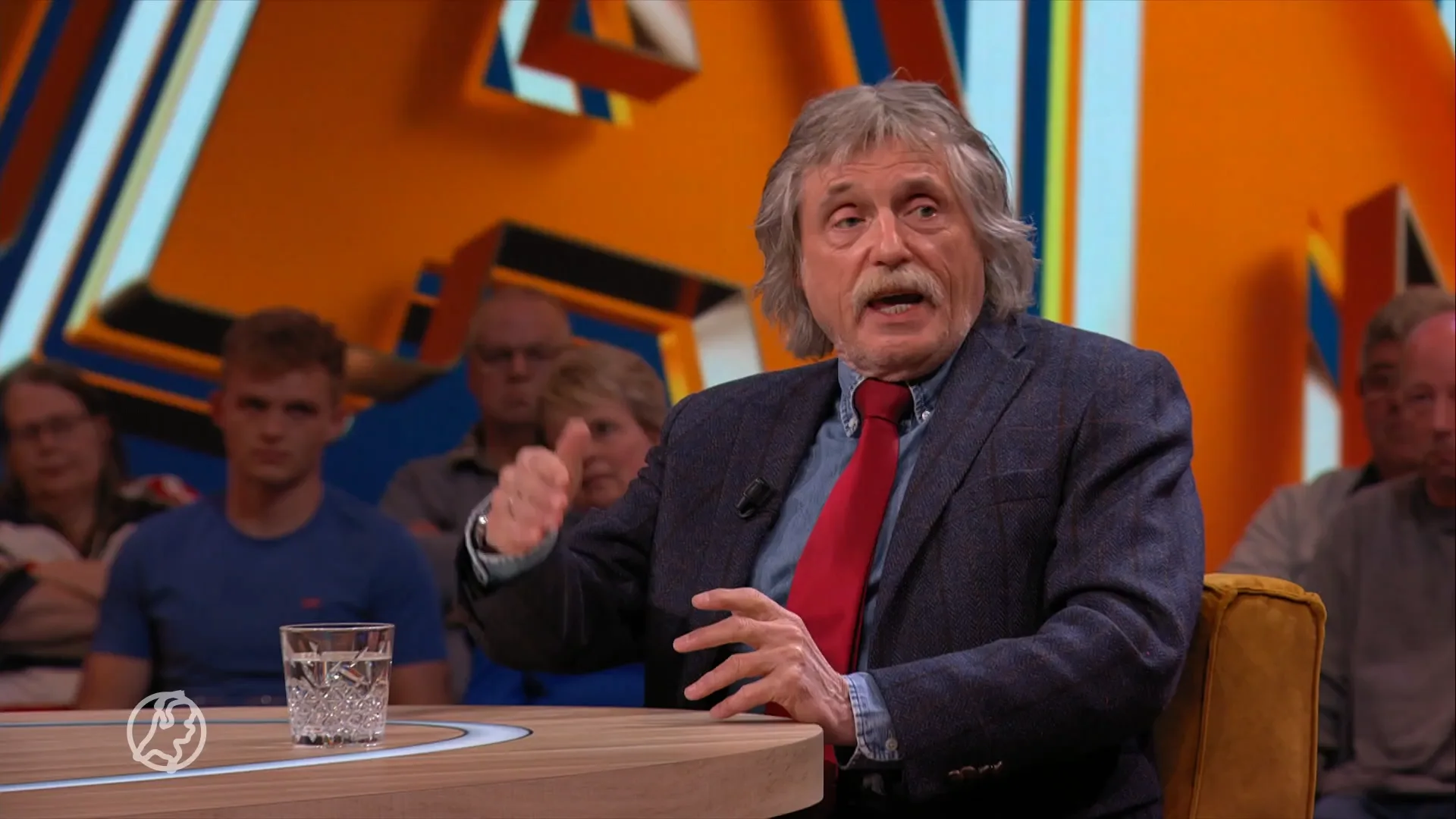 Johan Derksen niet onder de indruk van alle 'kaarscommotie'