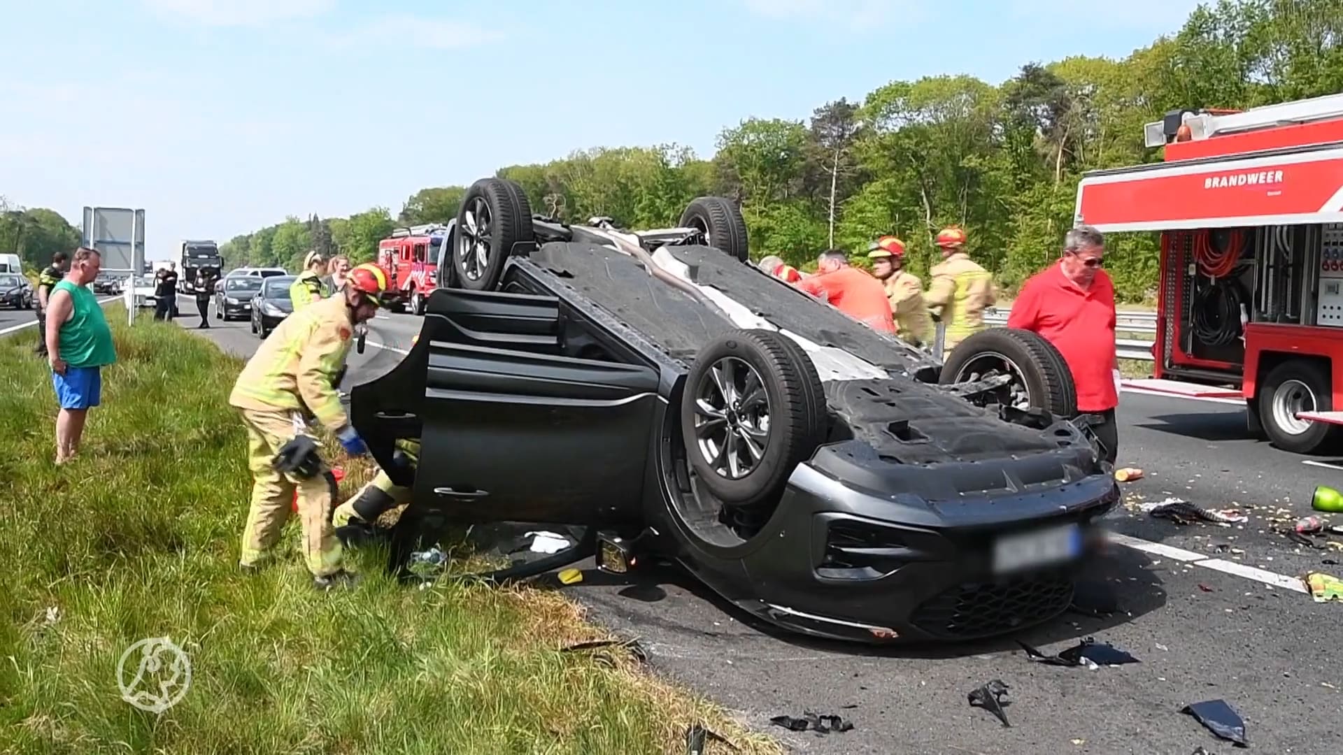 Zwaargewonde na ongeluk met meerdere wagens op A67 bij Veldhoven