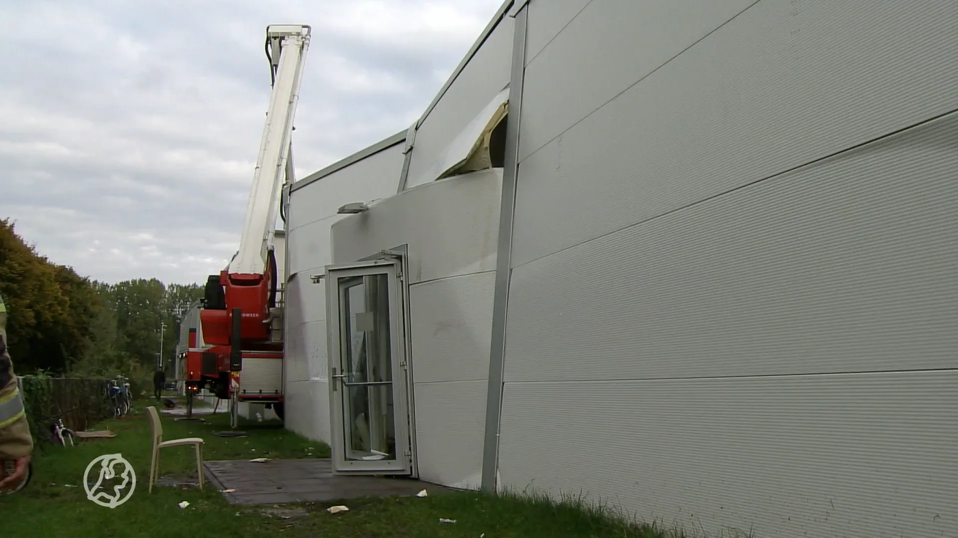 Dak van azc in Almere ingestort, bewoners veilig geëvacueerd