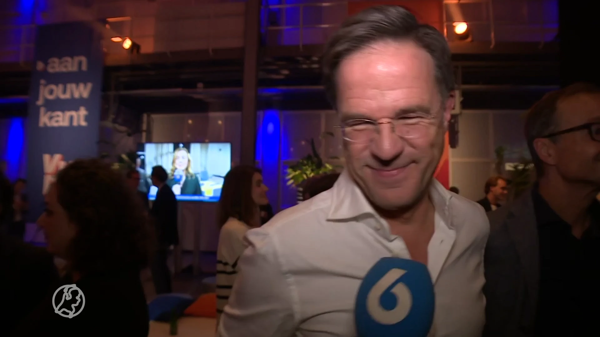 Rutte wil alleen praten over bitterballen na verkiezingsuitslag