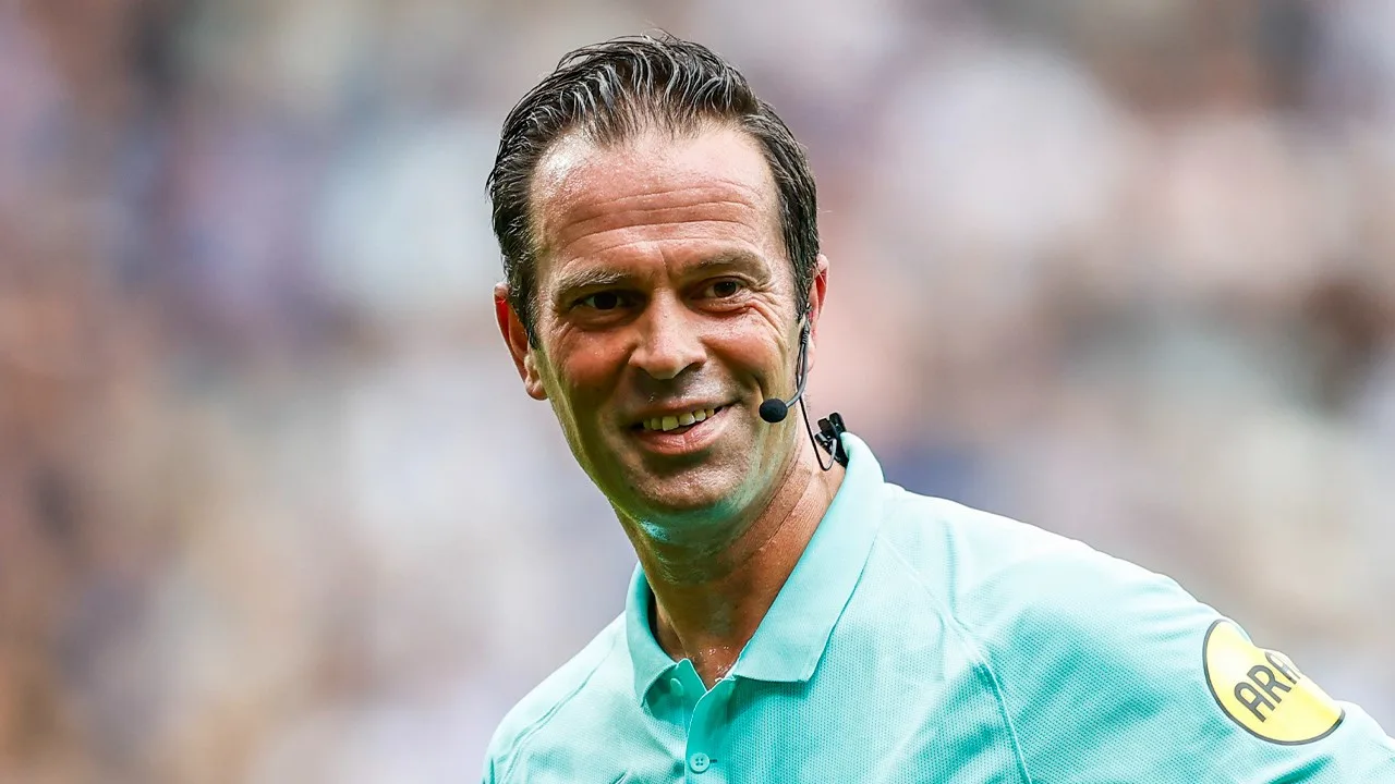 Bas Nijhuis wordt trouwambtenaar: 'Het lijkt me echt een hele leuke uitdaging!'