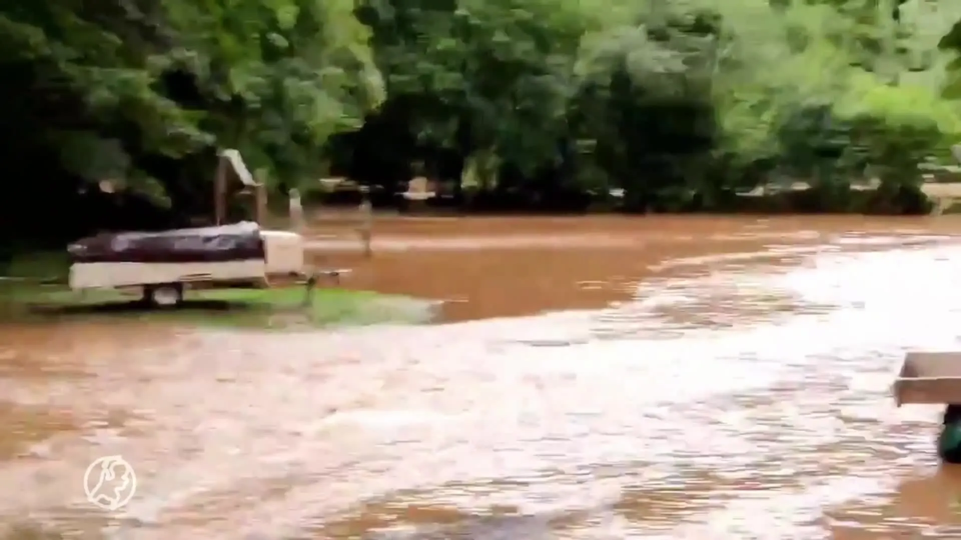 Nederlandse camping in Duitsland volledig verwoest: 'Caravan in een dorp verderop terechtgekomen'