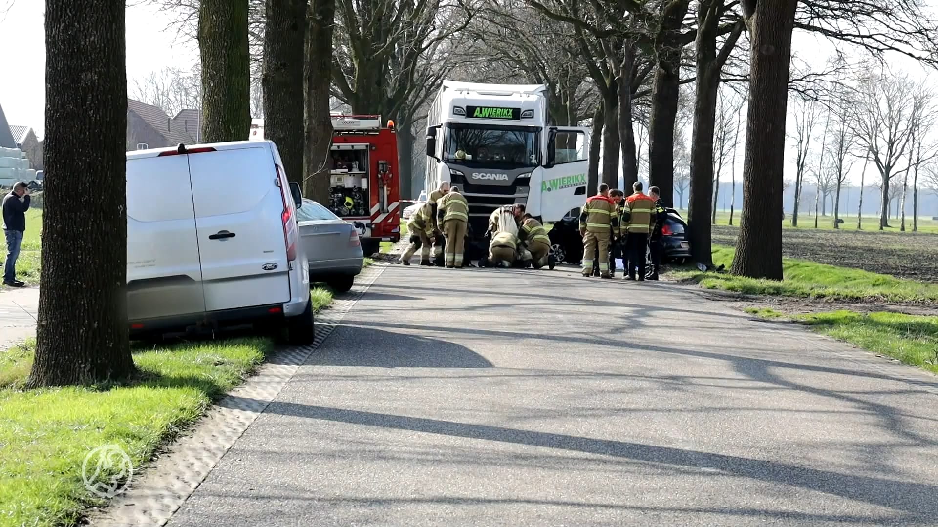 Dode door botsing tussen auto en vrachtwagen in Wilbertoord