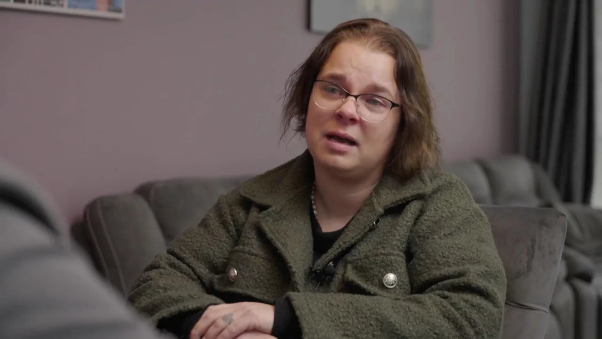 Bo verkocht haar zaak om voor haar beperkte zoon te zorgen en werd opgelicht