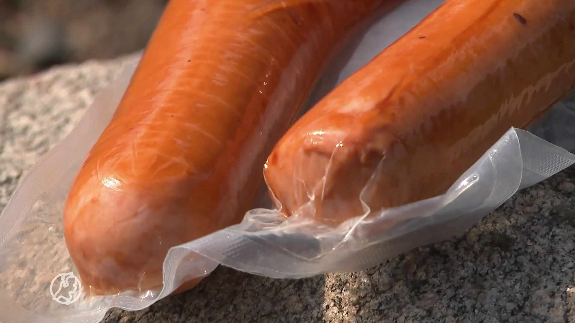 'Oer-Hollandse rookworst mogelijk schadelijk voor gezondheid en dreigt te verdwijnen'