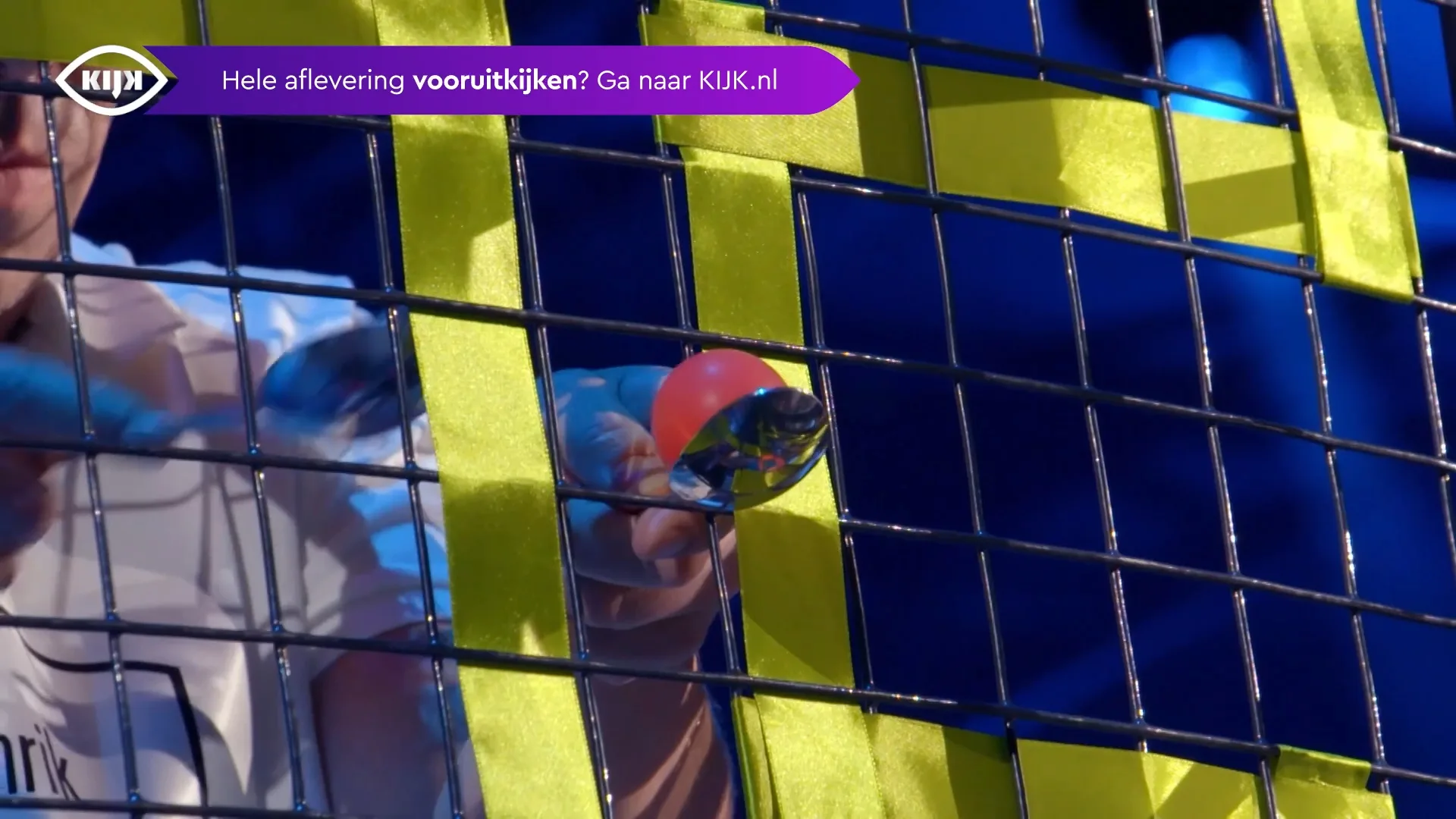 Deze opdracht met een pingpong bal lijkt onmogelijk!