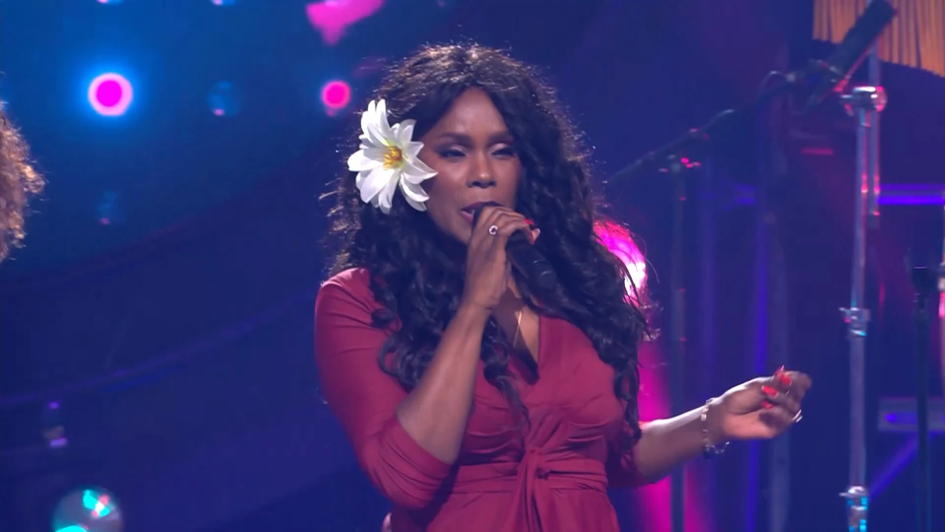 Donna's Hot Stuff – Could It Be Magic