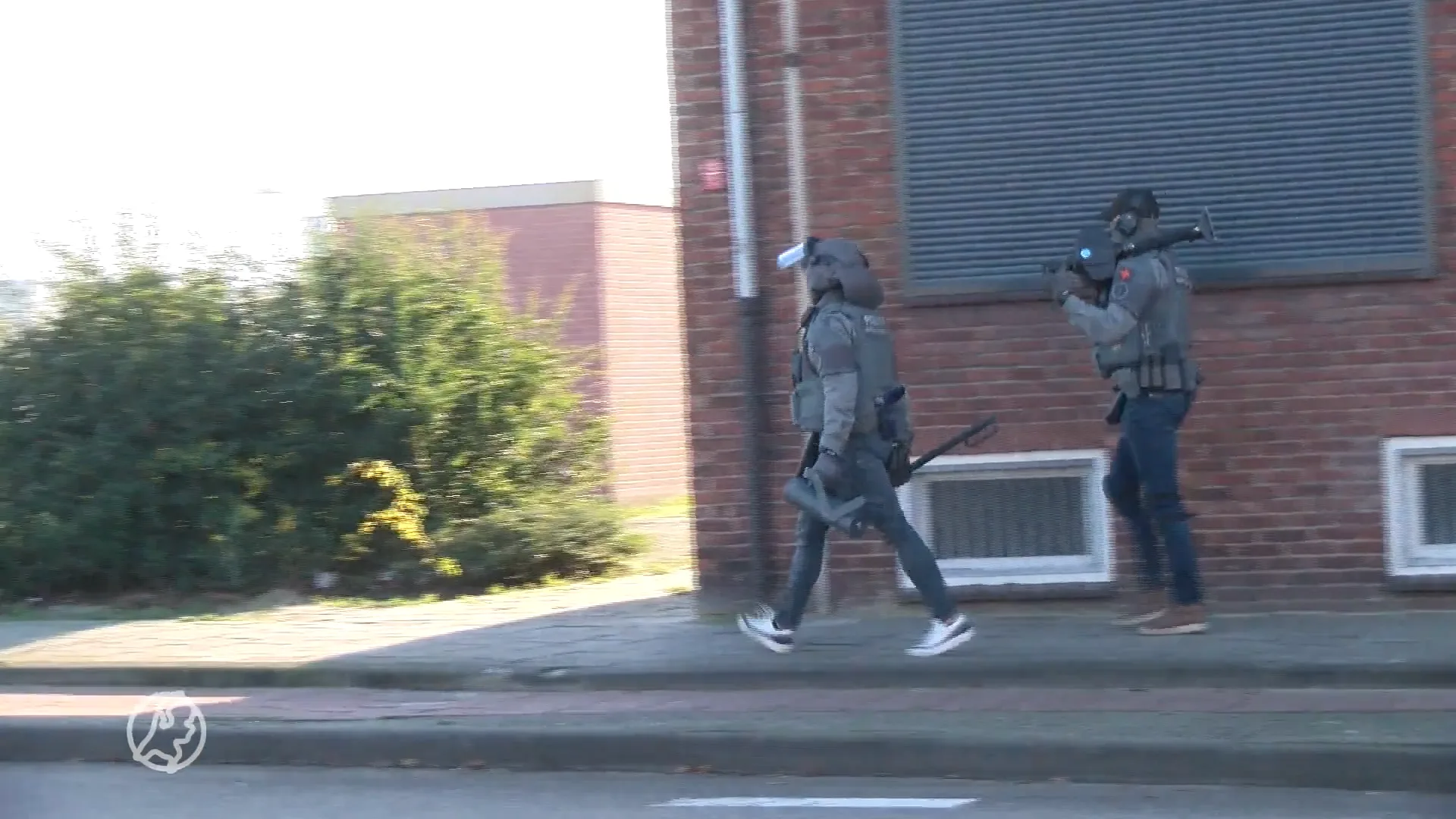 Arrestatieteam doet inval in Vlissingen, verdachte aangehouden