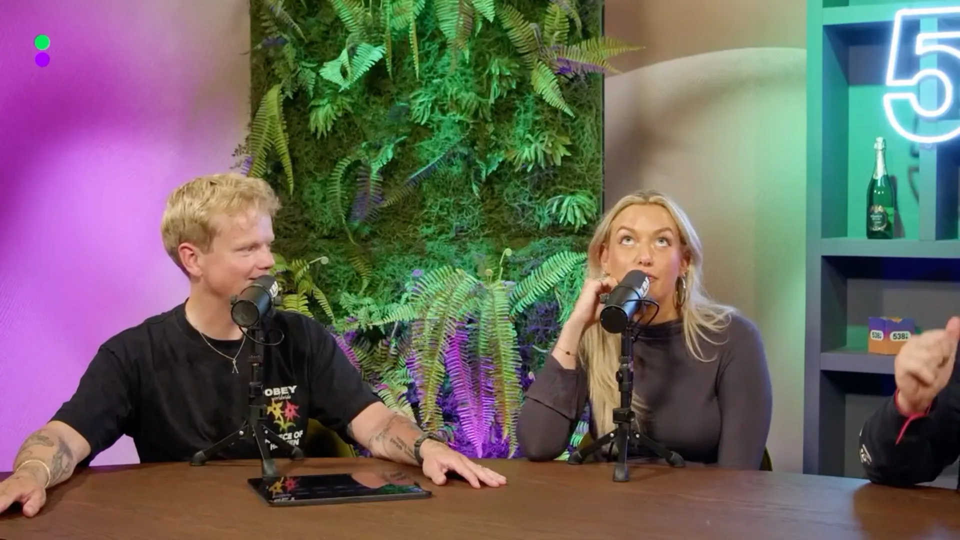 Julia is vrienden verloren door haar werk: 'Soms heb ik ook wel angst'