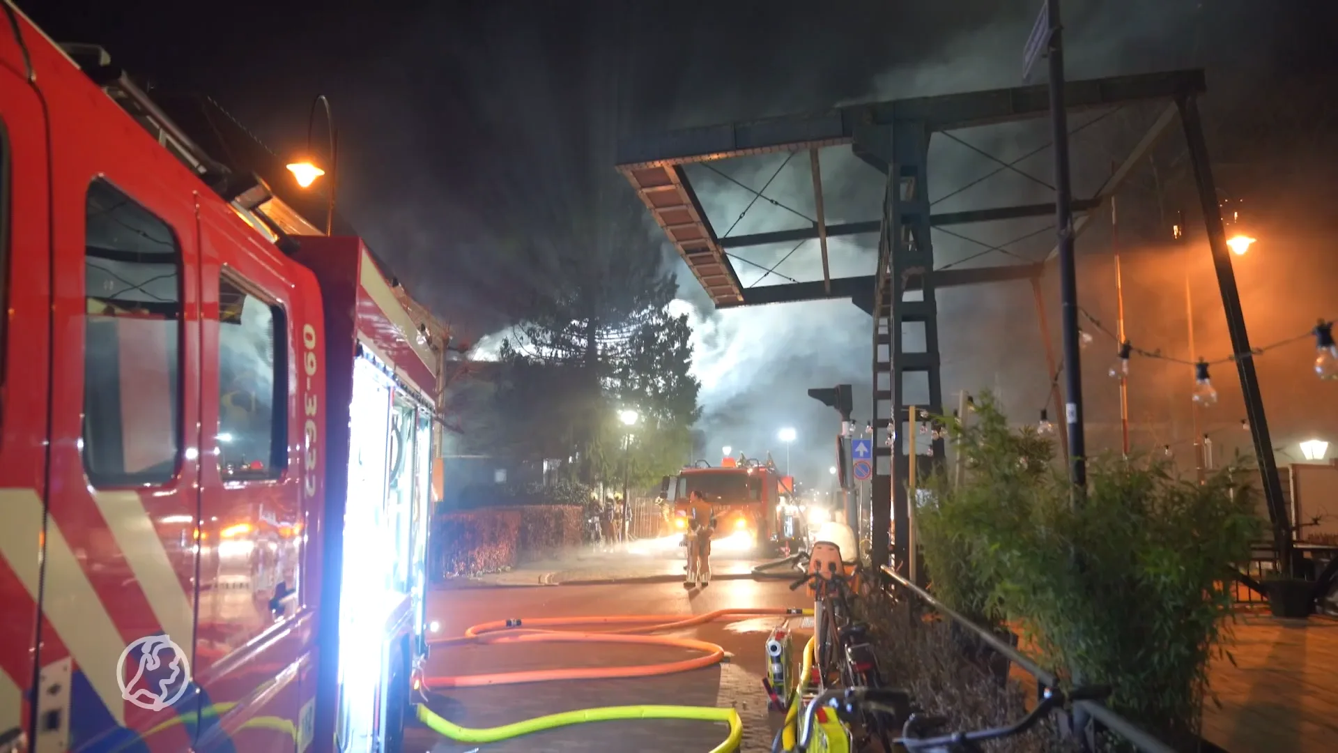 Meerdere bewoners met beperking geëvacueerd bij grote brand in Breukelen