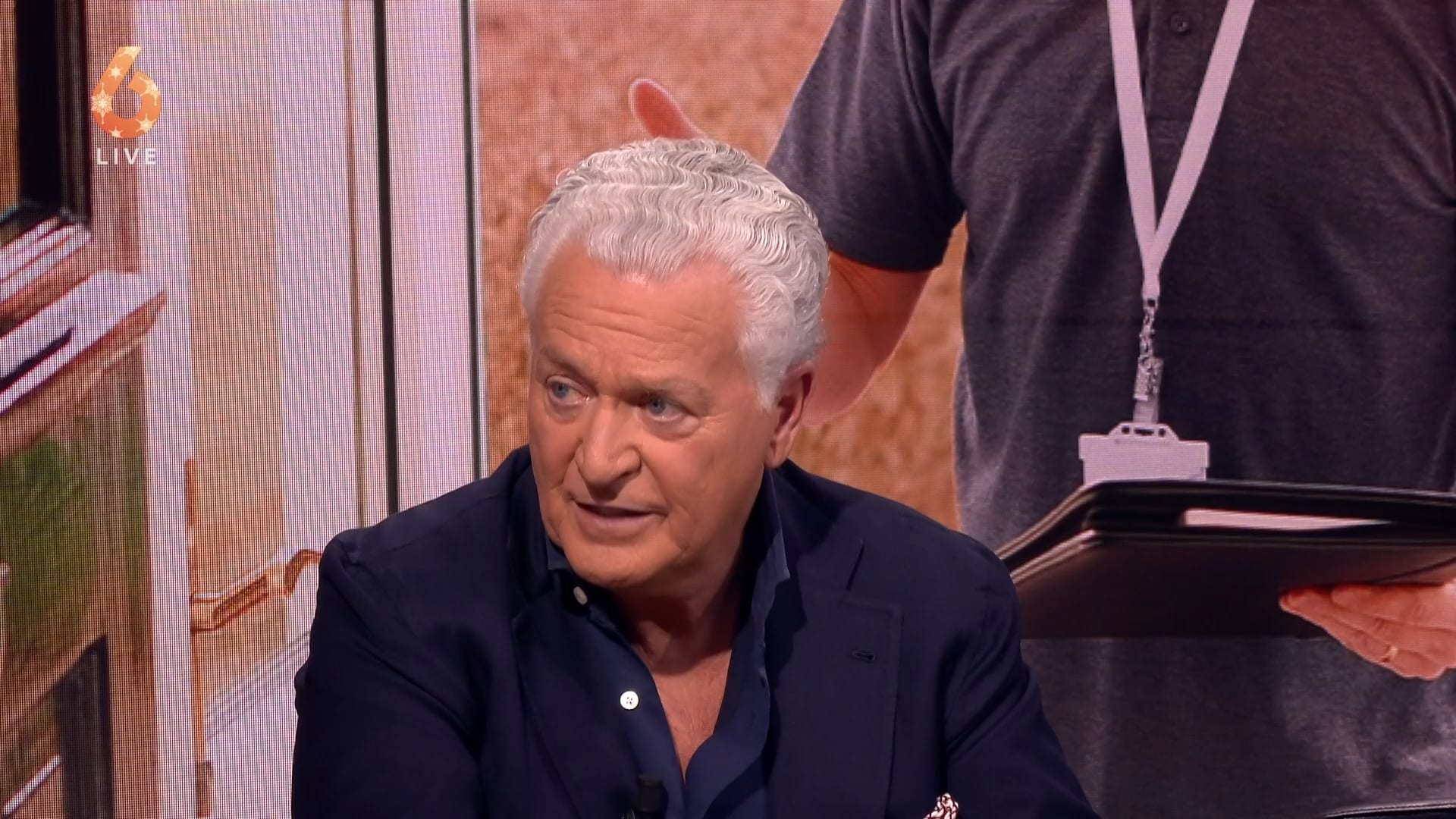 Deur-tot-deurverkopers worden steeds brutaler: ‘De voordeur hoort een veilige plek te zijn, dus schaf verkoop af’