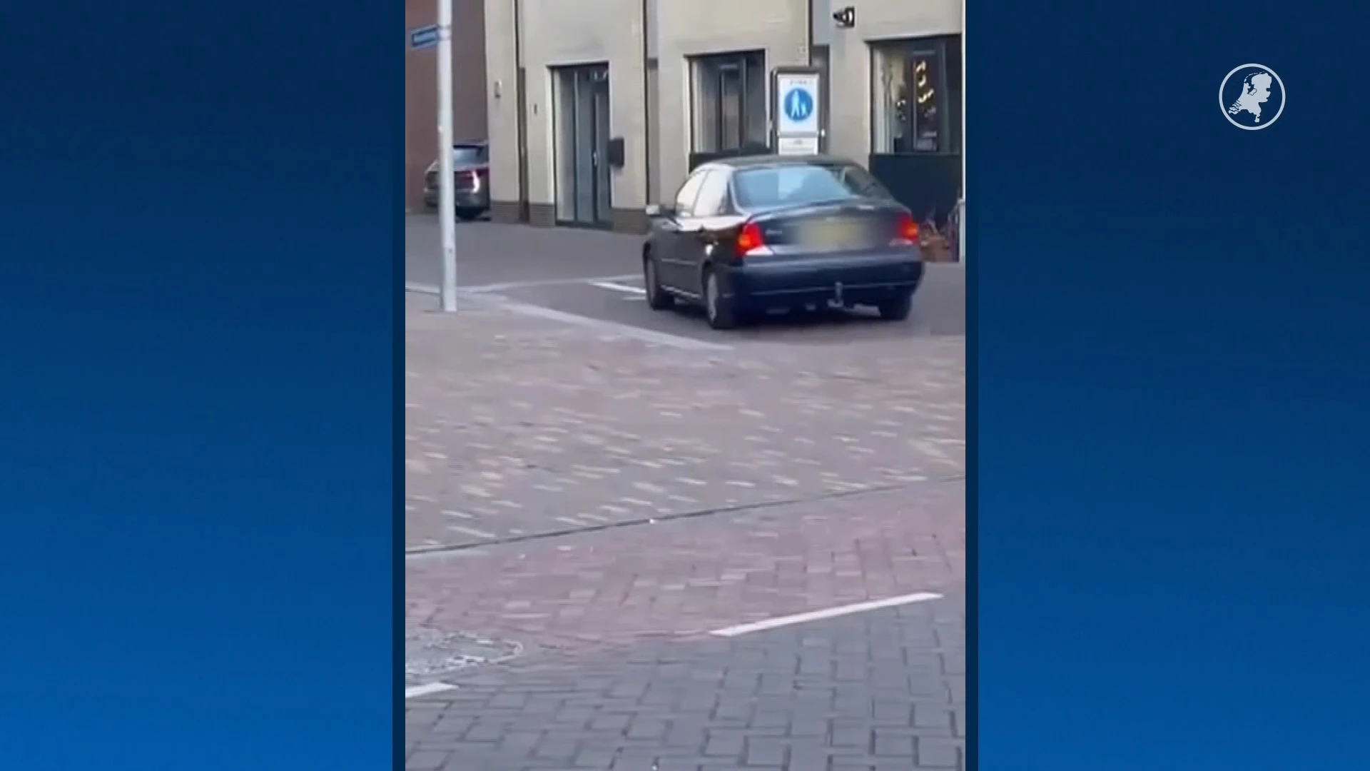 Man rijdt met auto in op groepje ruziënde mensen in Ede