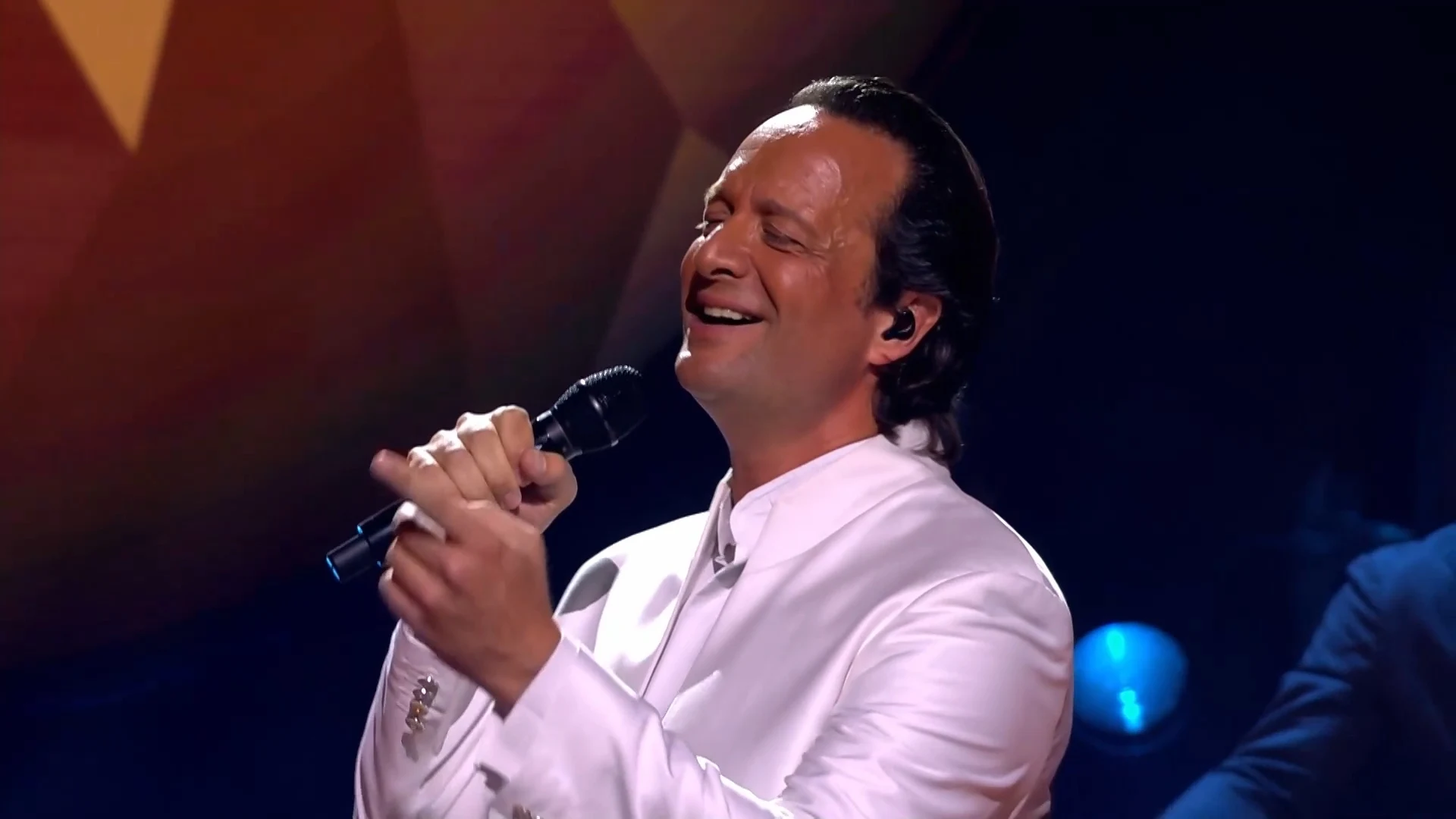 William Janz & The Julio Band - Quiereme Mucho