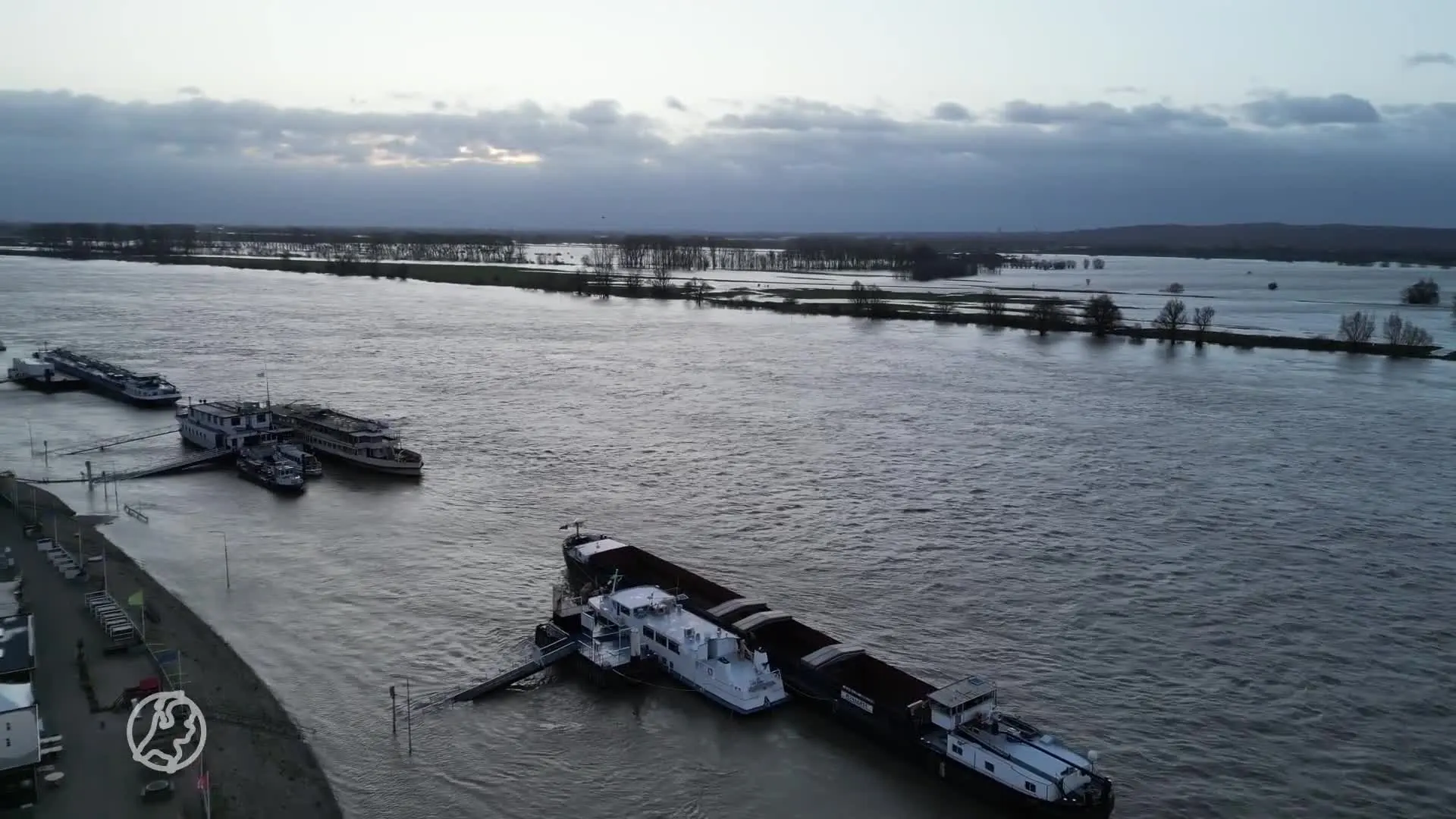 Waterstand Rijn lijkt hoogste punt te hebben bereikt: 14,5 meter boven NAP