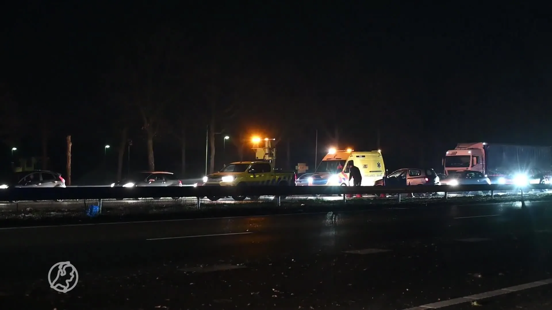 Minstens 1 dode bij groot ongeluk op A58 bij Rucphen: 'Complete chaos'