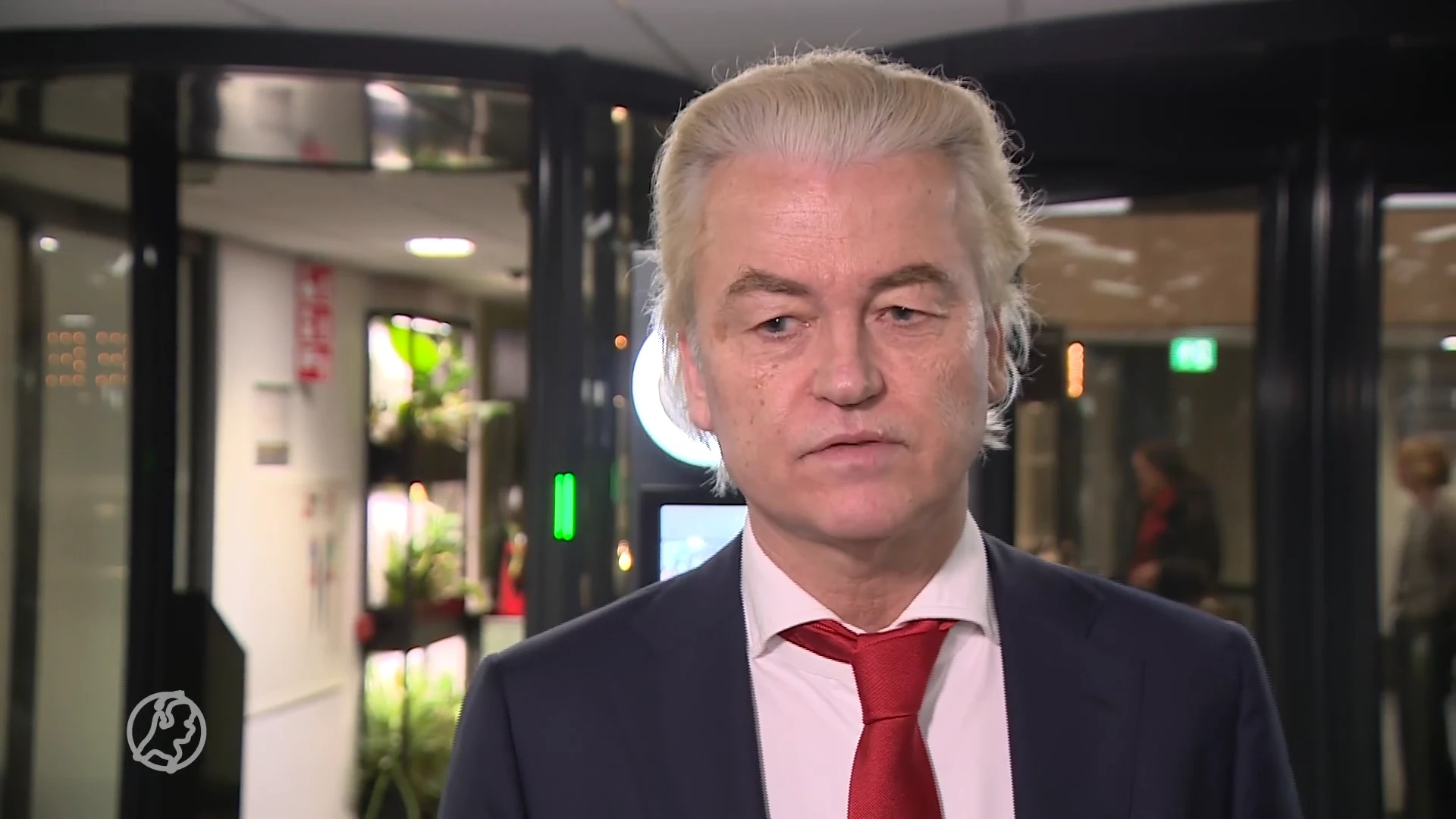 Wilders loopt weg na RTL-vraag over tweets: 'Ik draag altijd bij aan vertrouwen'