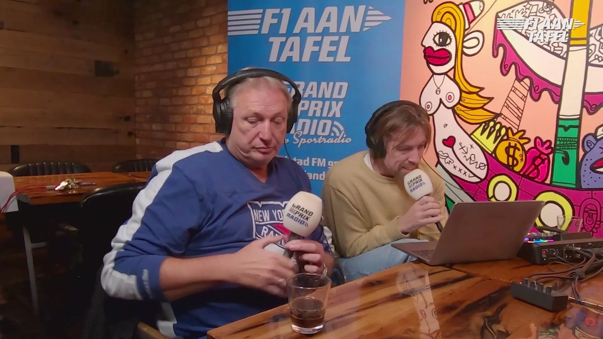 Ongemakkelijke knuffel van Zak Brown na pijnlijke Piastri-nederlaag