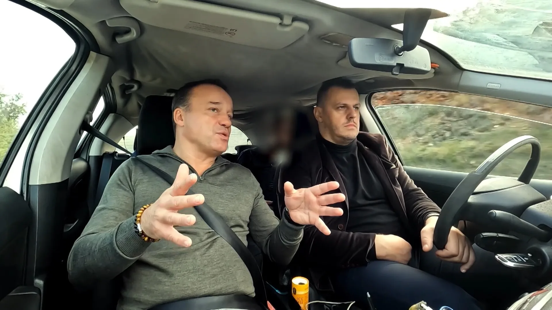 Mick van Wely ontmoet hoge 'Pink Panther'