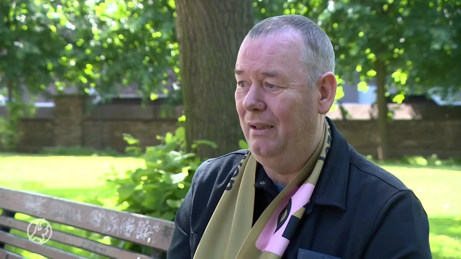 Koos schaamde zich voor zijn taalachterstand, zelfs zijn vrouw hield hij jaren voor de gek