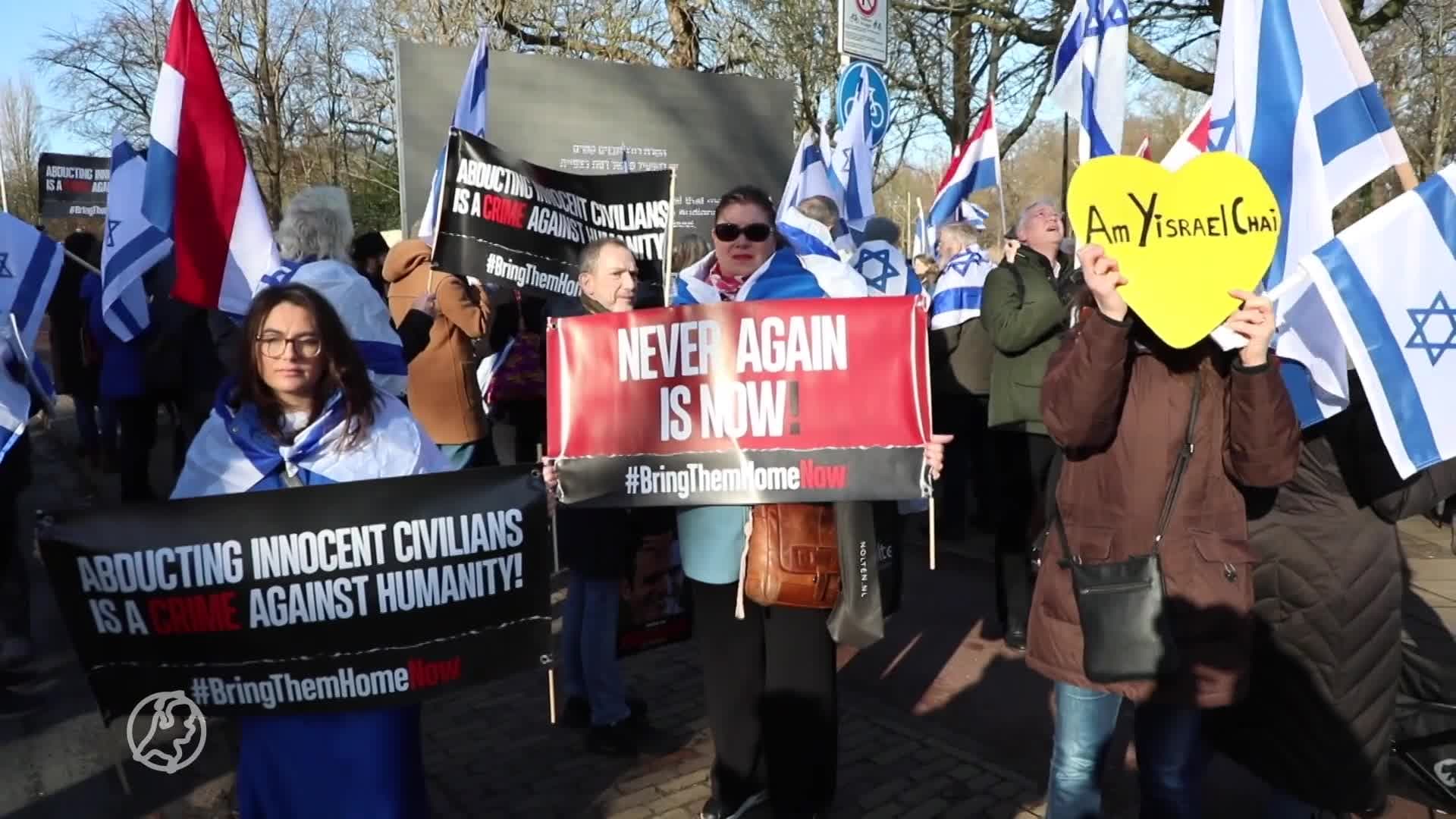 Demonstranten tegenover elkaar bij Internationaal Gerechtshof