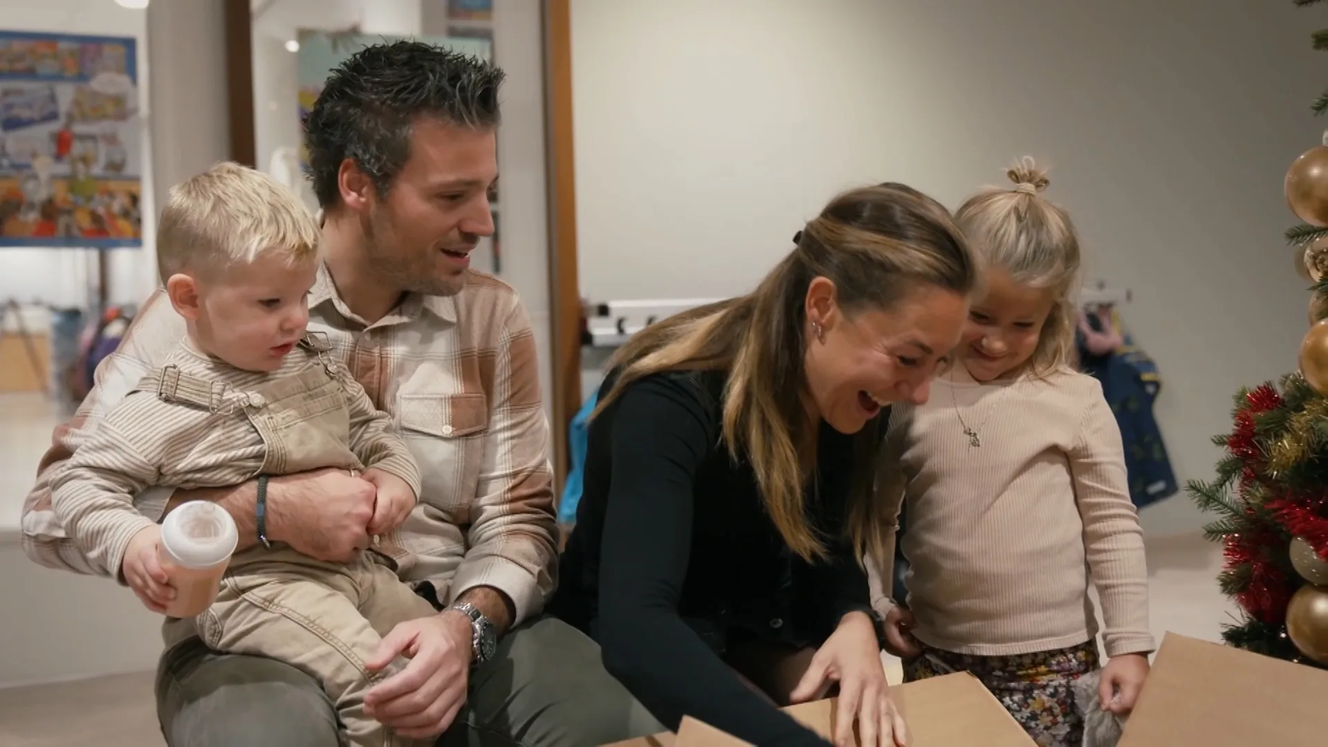 Jacky wordt verrast met een nieuwe prothese!