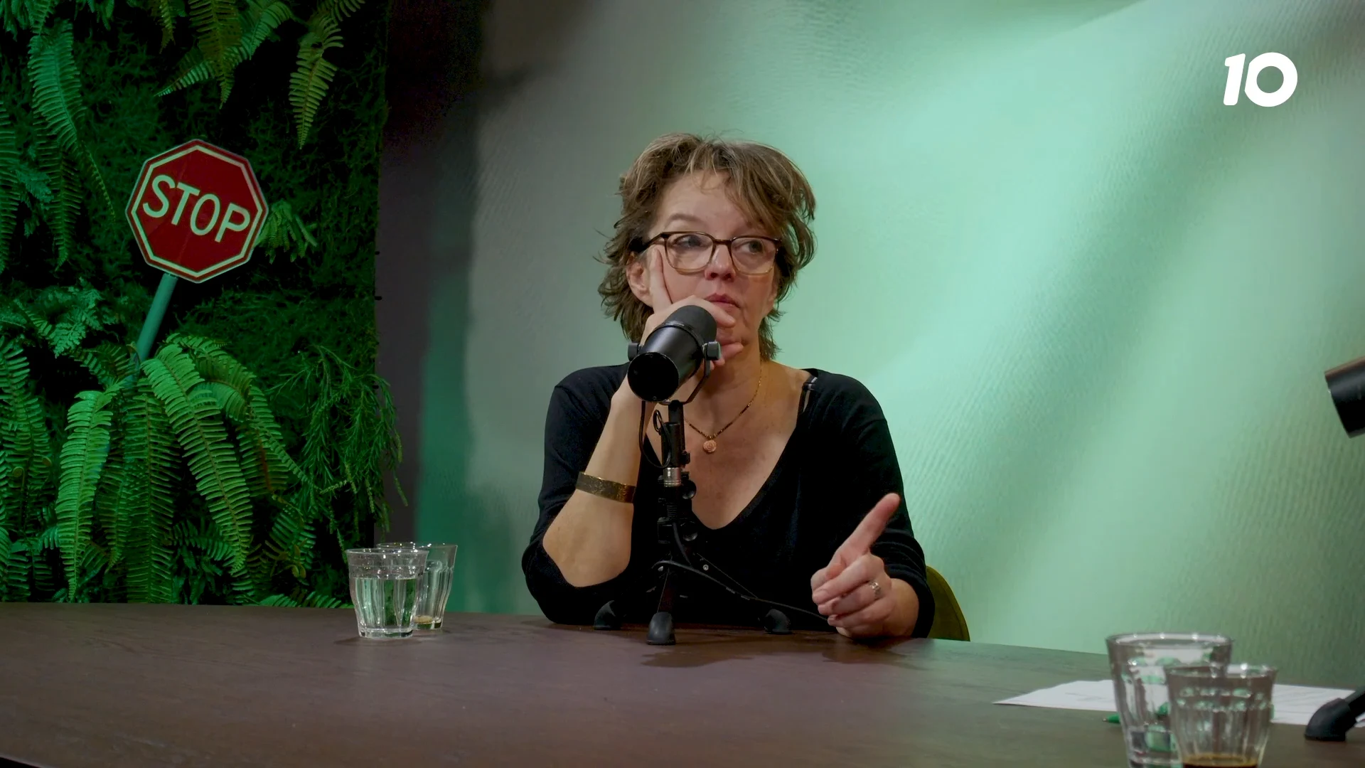 Sanne Wallis de Vries heeft spijt van Beatrix-imitatie